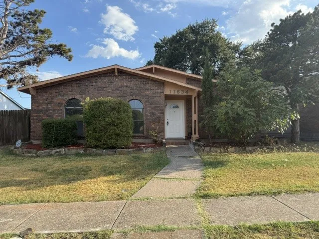 Single Family Residence For Sale in Dallas County , 11634 Featherbrook Drive, Dallas, Texas 75228, 4 Bedroom, 2 Bathroom, 2 Garage spaces, 1,731 Sqft, built in 1979, mls#21391365, Real Estate Agent in Dallas, Homes For Sale in Dallas county, Homes For Sale in Dallas, Realtor in Dallas Texas, Real Estate Brokerage Independent Realty Texas, Luminita Cordes Realtor