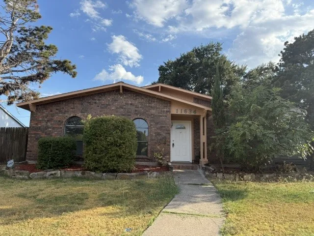 Single Family Residence For Sale in Dallas County , 11634 Featherbrook Drive, Dallas, Texas 75228, 4 Bedroom, 2 Bathroom, 2 Garage spaces, 1,731 Sqft, built in 1979, mls#21391365, Real Estate Agent in Dallas, Homes For Sale in Dallas county, Homes For Sale in Dallas, Realtor in Dallas Texas, Real Estate Brokerage Independent Realty Texas, Luminita Cordes Realtor