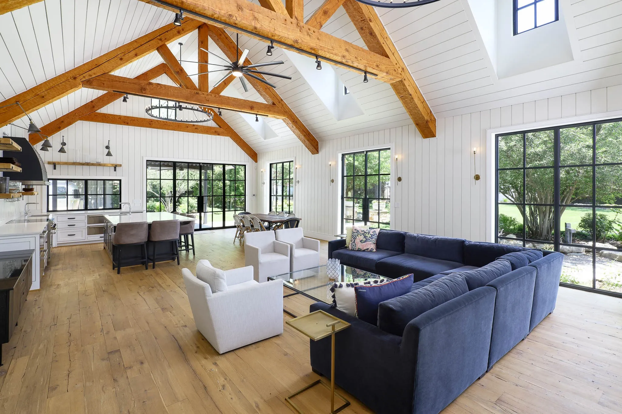 Pool House living and dining area