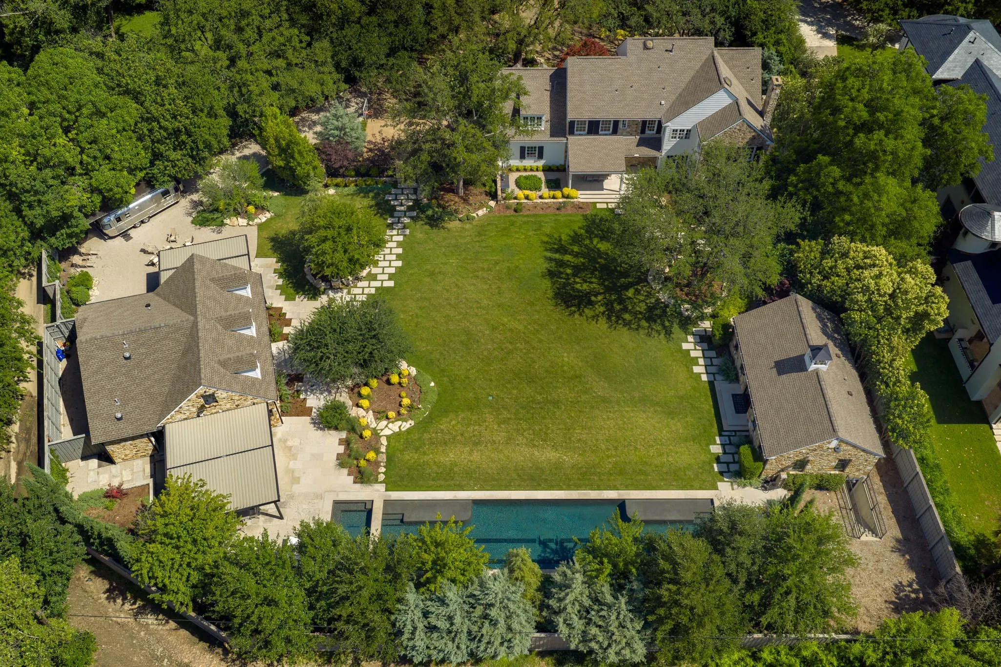 Single Family Residence For Sale in Dallas County , 4506 Isabella Lane, Dallas, Texas 75229, 6 Bedroom, 8 Bathroom, 3 Garage spaces, 4,449 Sqft, built in 1997, mls#21393861, Real Estate Agent in Dallas, Homes For Sale in Dallas county, Homes For Sale in Dallas, Realtor in Dallas Texas, Real Estate Brokerage Independent Realty Texas, Luminita Cordes Realtor
