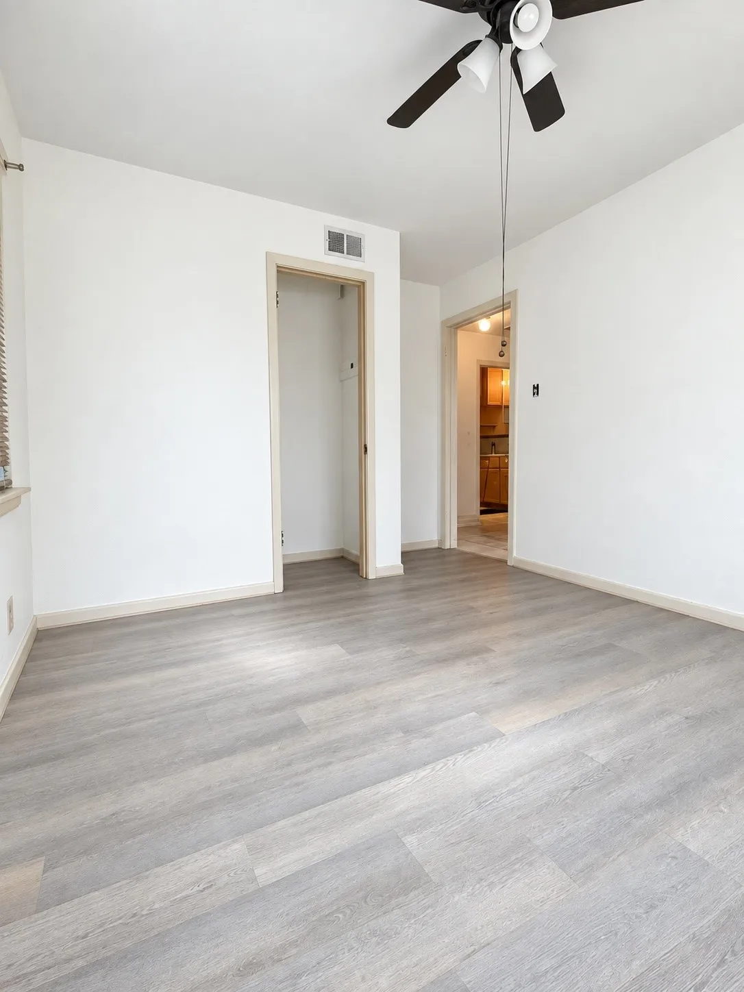 Single Family Residence For Rent in Dallas County , 12145 Dandridge Drive, Dallas, Texas 75243, 3 Bedroom, 1 Bathroom, 1 Garage spaces, 908 Sqft, built in 1956, mls#21394232, Real Estate Agent in Dallas, Homes For Rent in Dallas county, Homes For Rent in Dallas, Realtor in Dallas Texas, Real Estate Brokerage Independent Realty Texas, Luminita Cordes Realtor