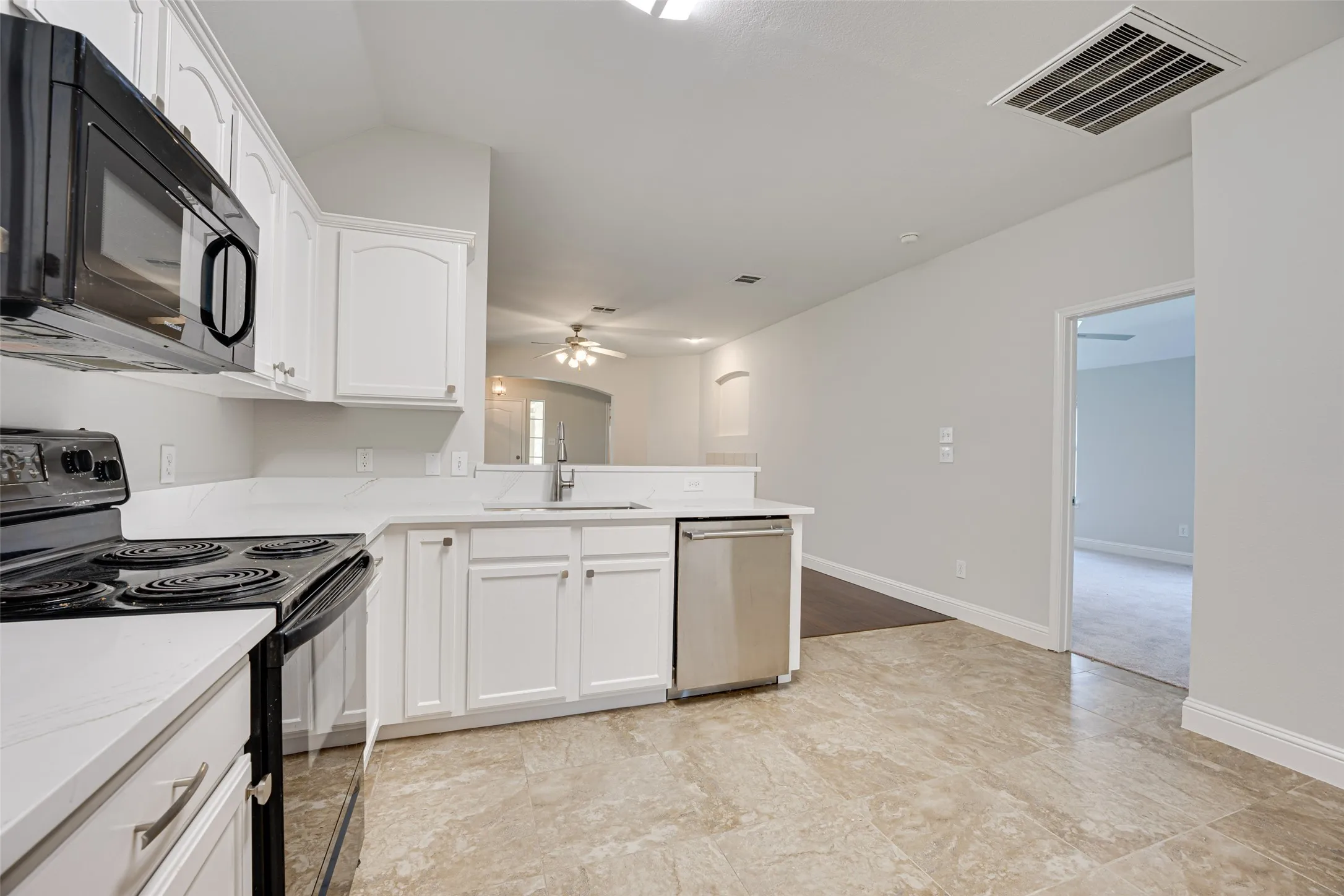 Single Family Residence For Rent in Collin County , 3620 Temecula Creek Trail, Mc Kinney, Texas 75070, 3 Bedroom, 2 Bathroom, 2 Garage spaces, 1,404 Sqft, built in 2005, mls#21394233, Real Estate Agent in Mc Kinney, Homes For Rent in Collin county, Homes For Rent in Mc Kinney, Realtor in Mc Kinney Texas, Real Estate Brokerage Independent Realty Texas, Luminita Cordes Realtor