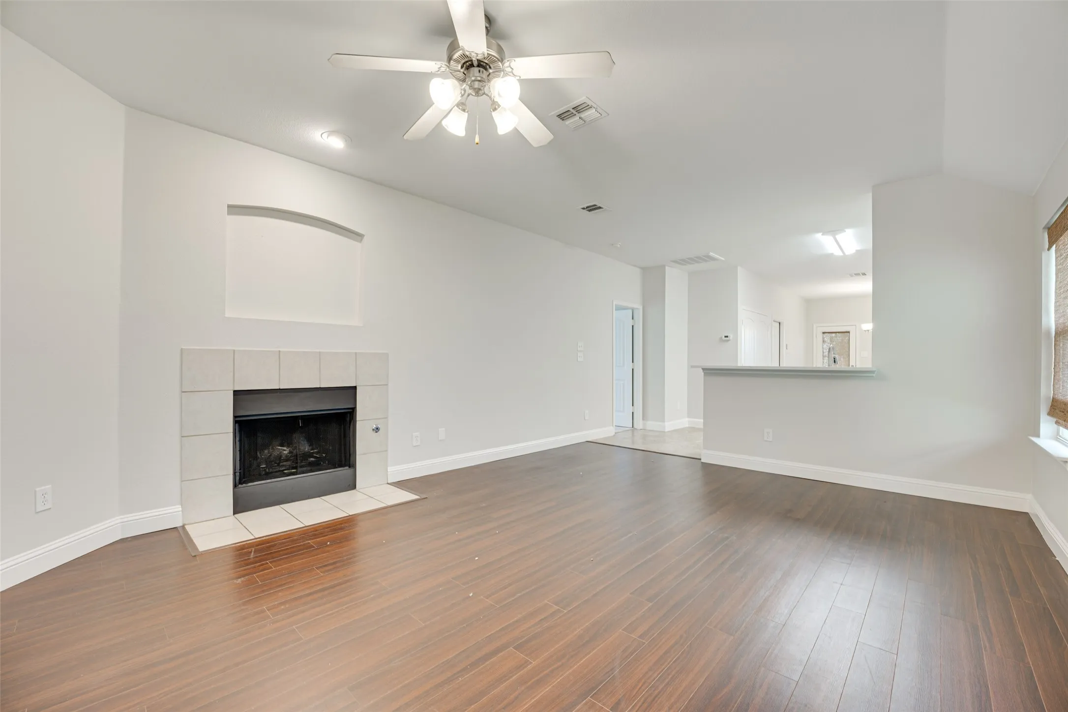 Single Family Residence For Rent in Collin County , 3620 Temecula Creek Trail, Mc Kinney, Texas 75070, 3 Bedroom, 2 Bathroom, 2 Garage spaces, 1,404 Sqft, built in 2005, mls#21394233, Real Estate Agent in Mc Kinney, Homes For Rent in Collin county, Homes For Rent in Mc Kinney, Realtor in Mc Kinney Texas, Real Estate Brokerage Independent Realty Texas, Luminita Cordes Realtor