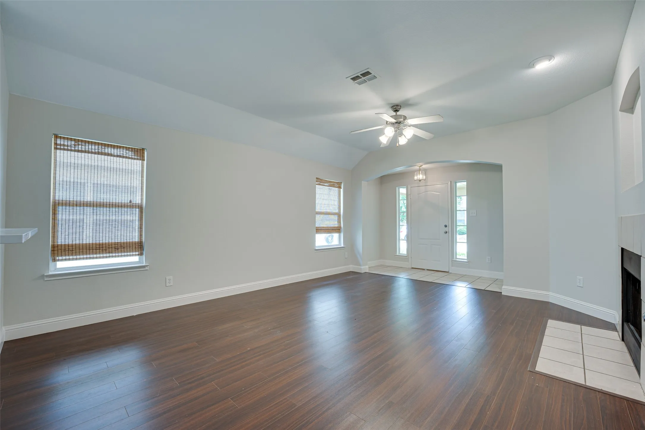 Single Family Residence For Rent in Collin County , 3620 Temecula Creek Trail, Mc Kinney, Texas 75070, 3 Bedroom, 2 Bathroom, 2 Garage spaces, 1,404 Sqft, built in 2005, mls#21394233, Real Estate Agent in Mc Kinney, Homes For Rent in Collin county, Homes For Rent in Mc Kinney, Realtor in Mc Kinney Texas, Real Estate Brokerage Independent Realty Texas, Luminita Cordes Realtor