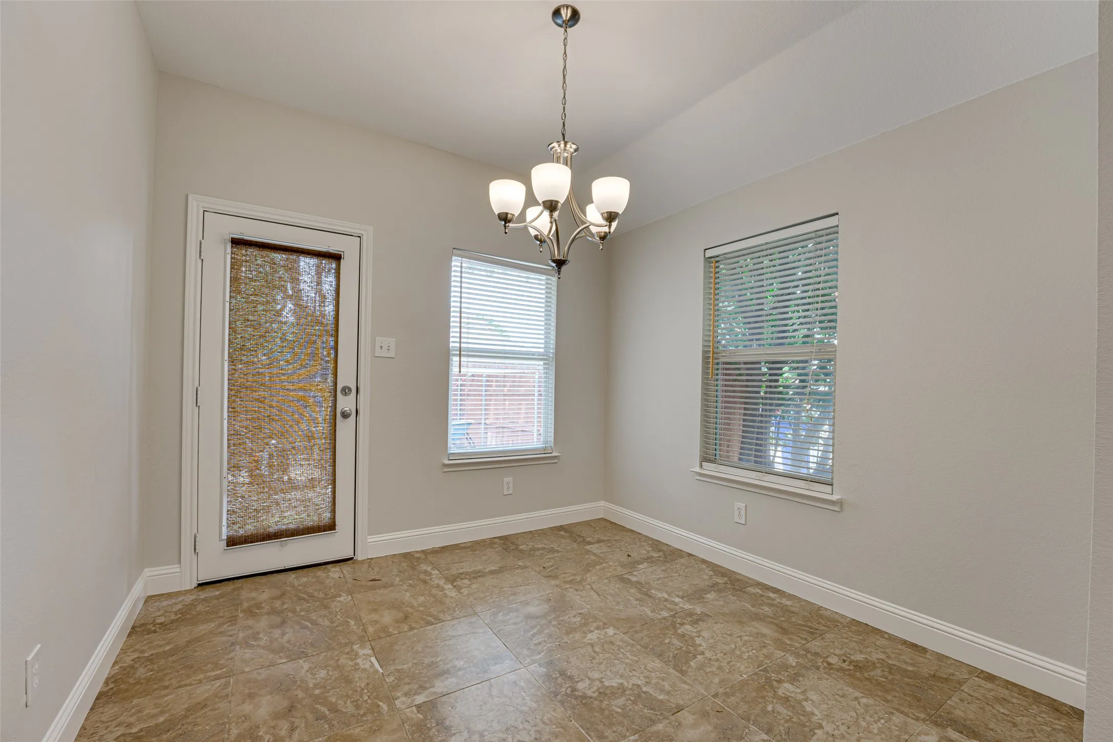 Single Family Residence For Rent in Collin County , 3620 Temecula Creek Trail, Mc Kinney, Texas 75070, 3 Bedroom, 2 Bathroom, 2 Garage spaces, 1,404 Sqft, built in 2005, mls#21394233, Real Estate Agent in Mc Kinney, Homes For Rent in Collin county, Homes For Rent in Mc Kinney, Realtor in Mc Kinney Texas, Real Estate Brokerage Independent Realty Texas, Luminita Cordes Realtor