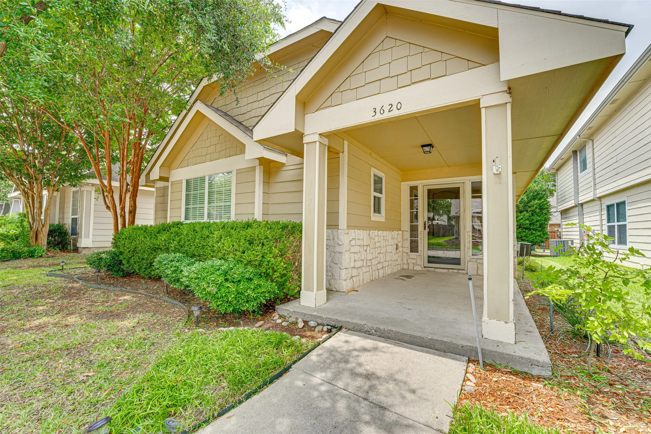 Single Family Residence For Rent