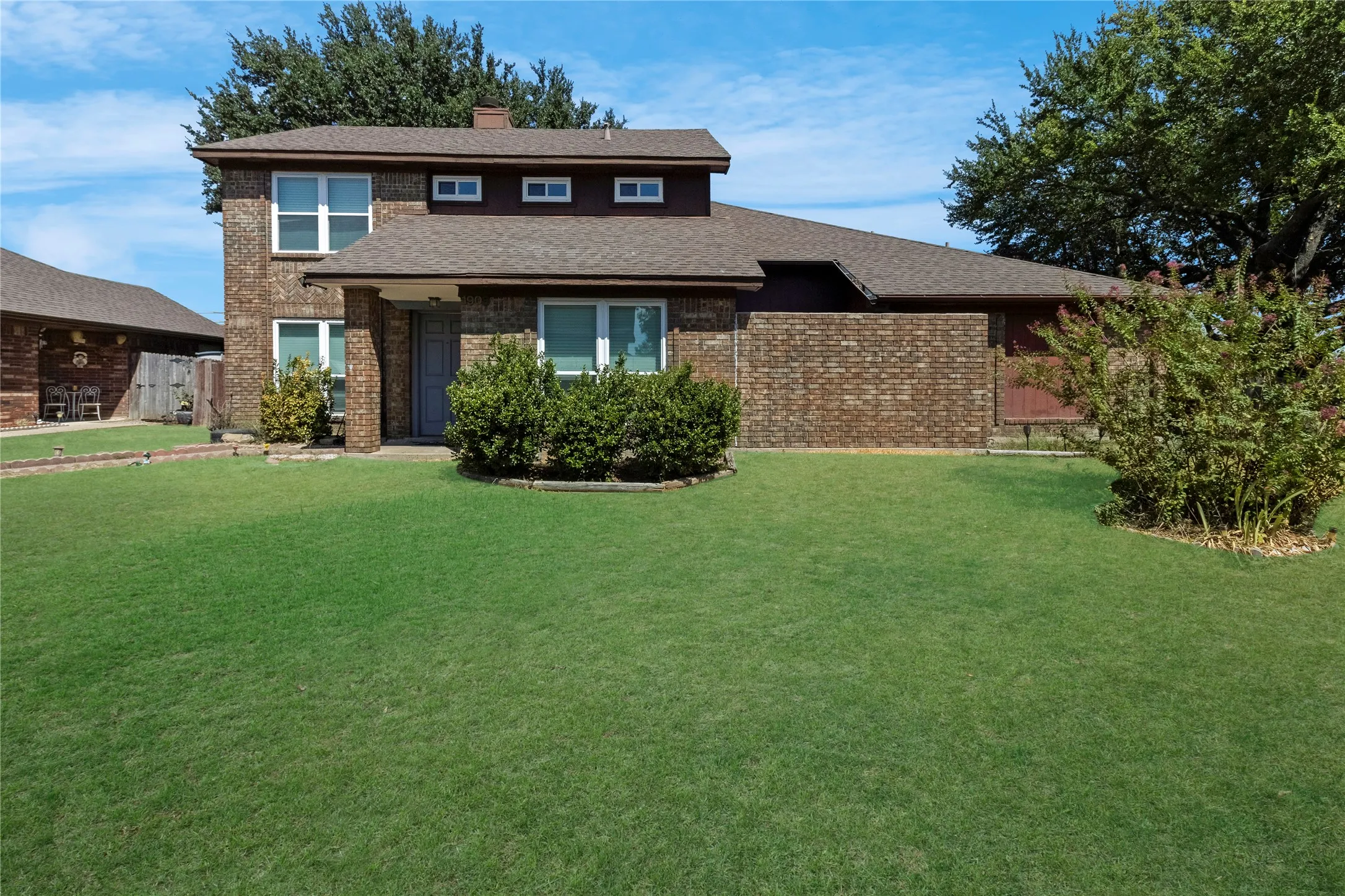 Single Family Residence For Sale in Dallas County , 1908 Prairie Creek Trail, Garland, Texas 75040, 3 Bedroom, 3 Bathroom, 2 Garage spaces, 1,573 Sqft, built in 1987, mls#21386282, Real Estate Agent in Garland, Homes For Sale in Dallas county, Homes For Sale in Garland, Realtor in Garland Texas, Real Estate Brokerage Independent Realty Texas, Luminita Cordes Realtor
