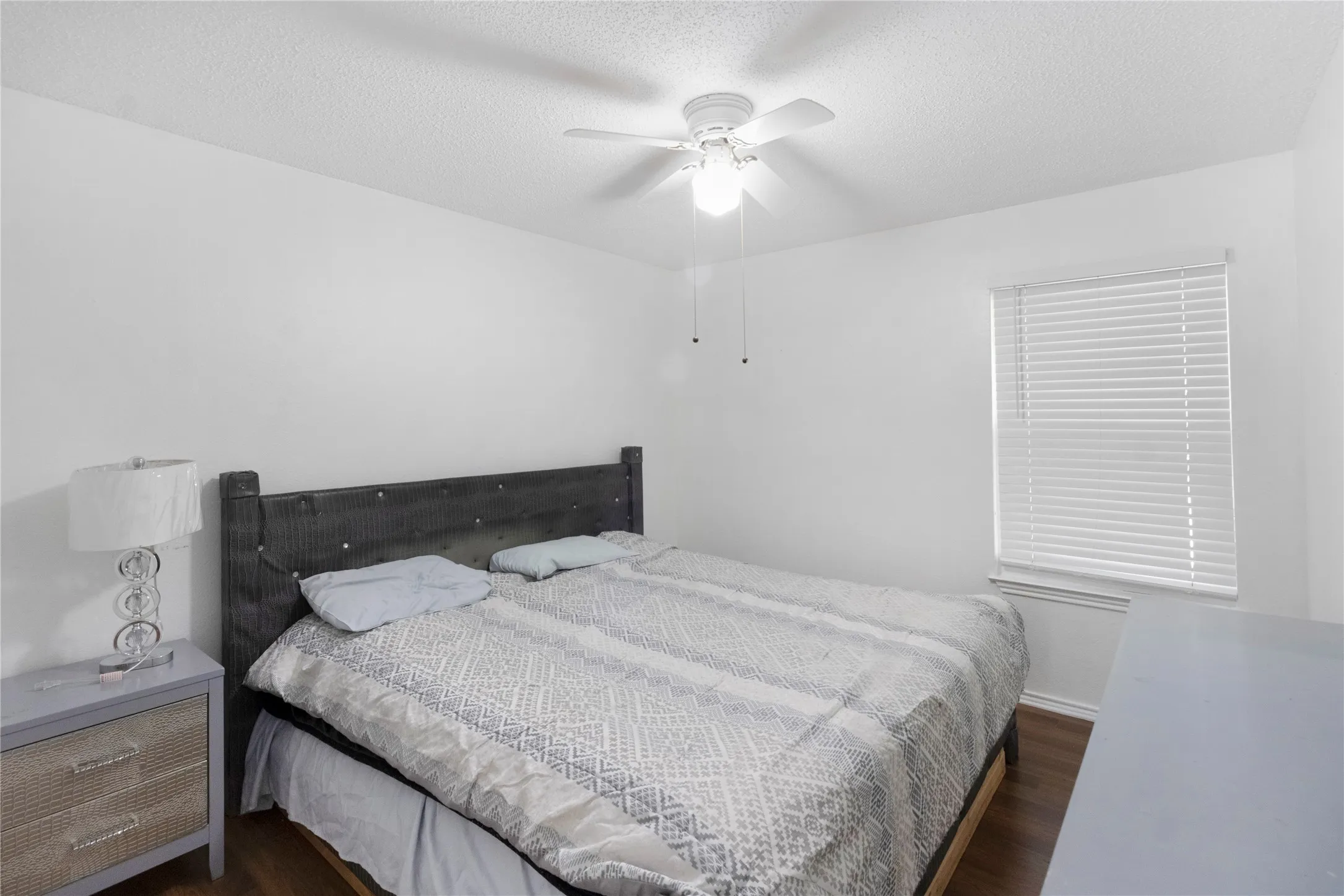 Single Family Residence For Sale in Dallas County , 1908 Prairie Creek Trail, Garland, Texas 75040, 3 Bedroom, 3 Bathroom, 2 Garage spaces, 1,573 Sqft, built in 1987, mls#21386282, Real Estate Agent in Garland, Homes For Sale in Dallas county, Homes For Sale in Garland, Realtor in Garland Texas, Real Estate Brokerage Independent Realty Texas, Luminita Cordes Realtor