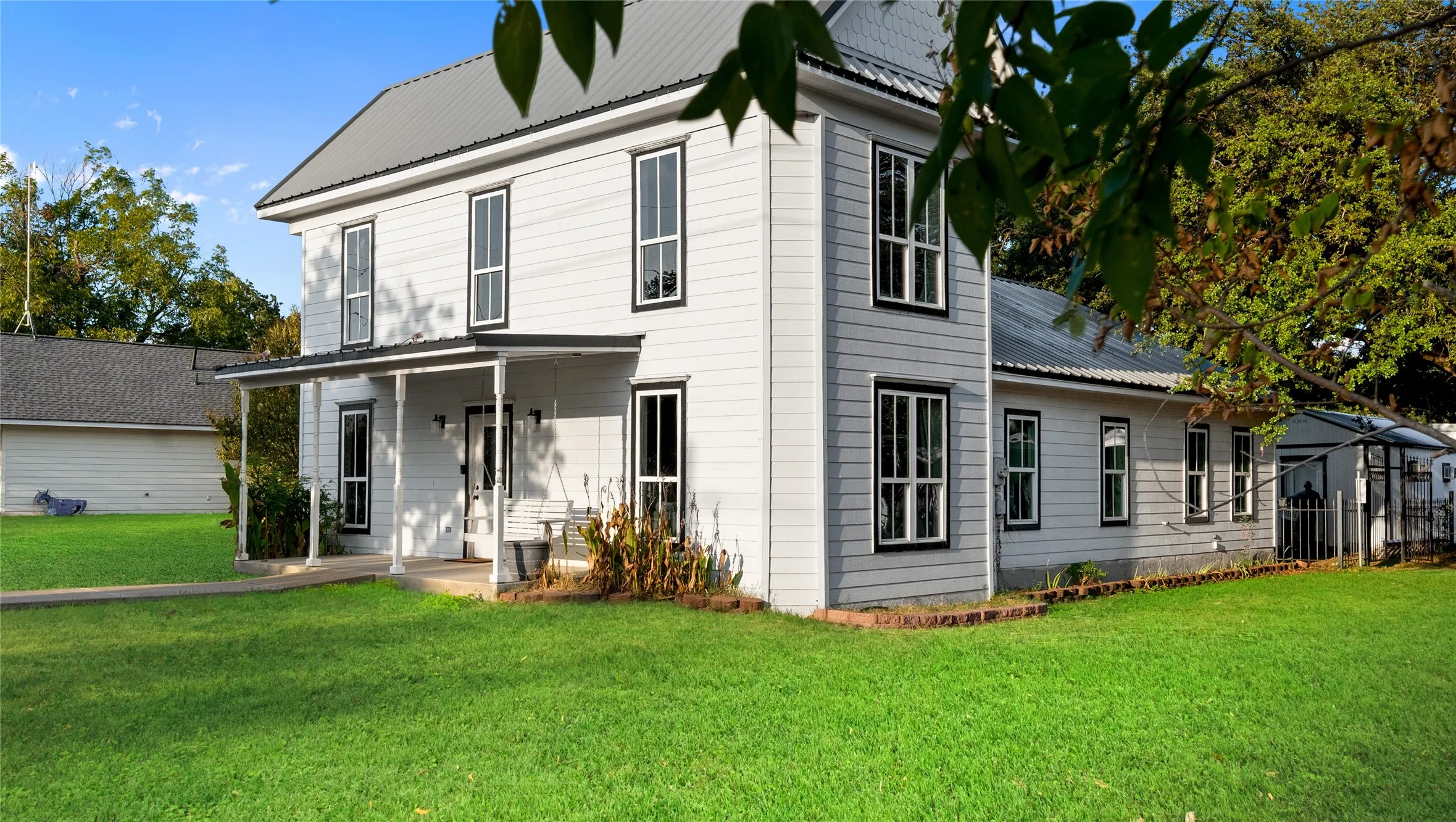 Single Family Residence For Sale