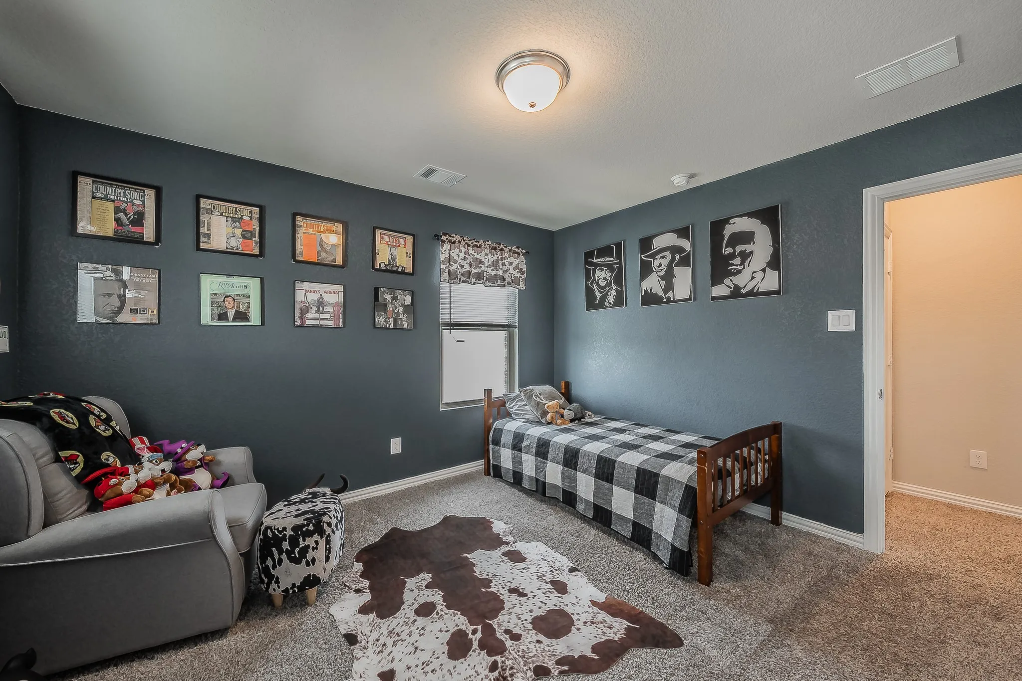Single Family Residence For Sale in Tarrant County , 2132 Sun Star Drive, Haslet, Texas 76052, 5 Bedroom, 3 Bathroom, 2 Garage spaces, 3,060 Sqft, built in 2021, mls#21385656, Real Estate Agent in Haslet, Homes For Sale in Tarrant county, Homes For Sale in Haslet, Realtor in Haslet Texas, Real Estate Brokerage Independent Realty Texas, Luminita Cordes Realtor