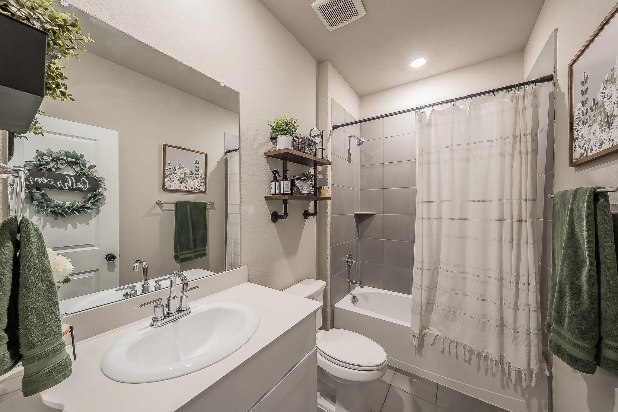Single Family Residence For Sale in Tarrant County , 2132 Sun Star Drive, Haslet, Texas 76052, 5 Bedroom, 3 Bathroom, 2 Garage spaces, 3,060 Sqft, built in 2021, mls#21385656, Real Estate Agent in Haslet, Homes For Sale in Tarrant county, Homes For Sale in Haslet, Realtor in Haslet Texas, Real Estate Brokerage Independent Realty Texas, Luminita Cordes Realtor