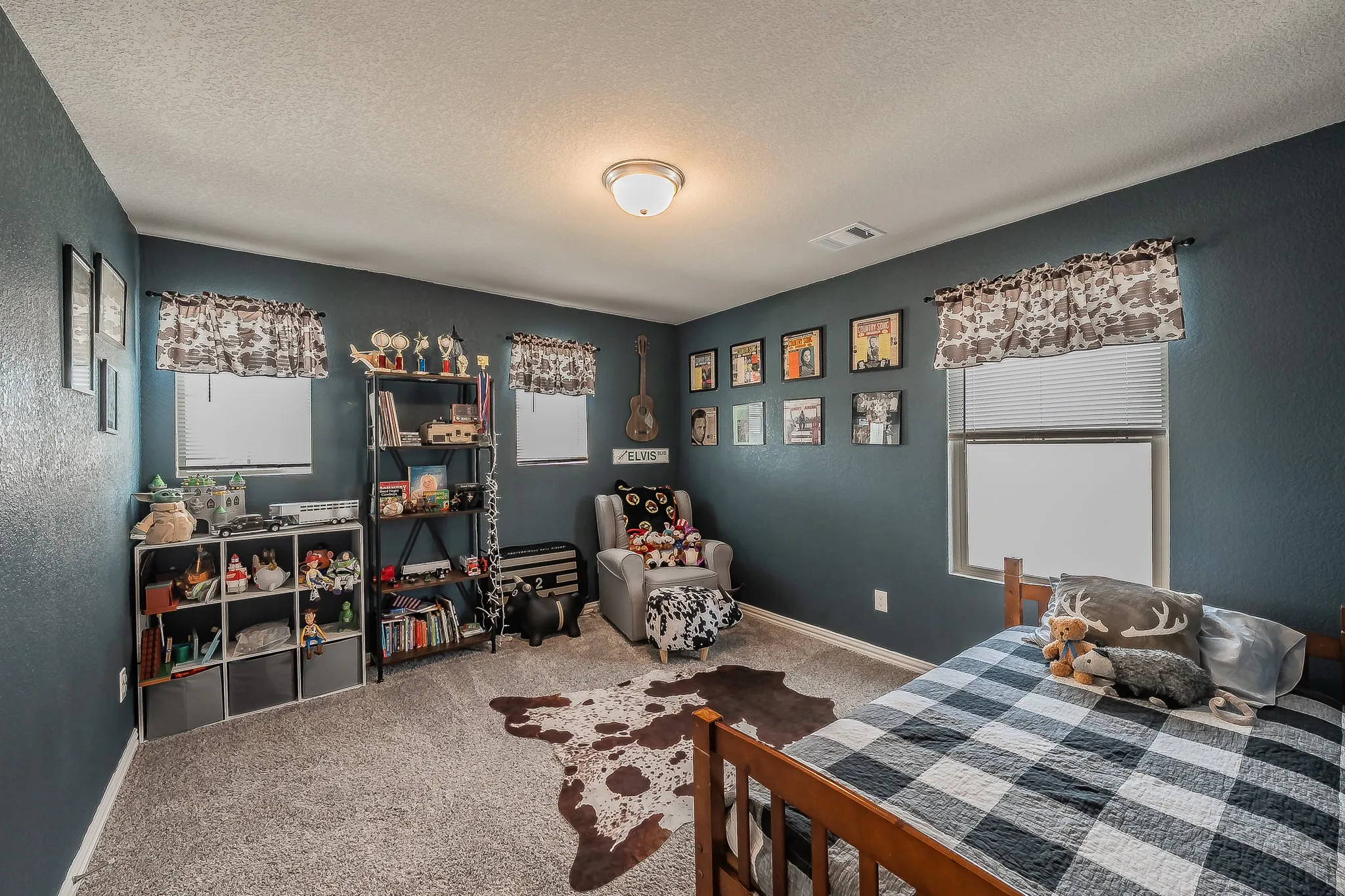 Single Family Residence For Sale in Tarrant County , 2132 Sun Star Drive, Haslet, Texas 76052, 5 Bedroom, 3 Bathroom, 2 Garage spaces, 3,060 Sqft, built in 2021, mls#21385656, Real Estate Agent in Haslet, Homes For Sale in Tarrant county, Homes For Sale in Haslet, Realtor in Haslet Texas, Real Estate Brokerage Independent Realty Texas, Luminita Cordes Realtor