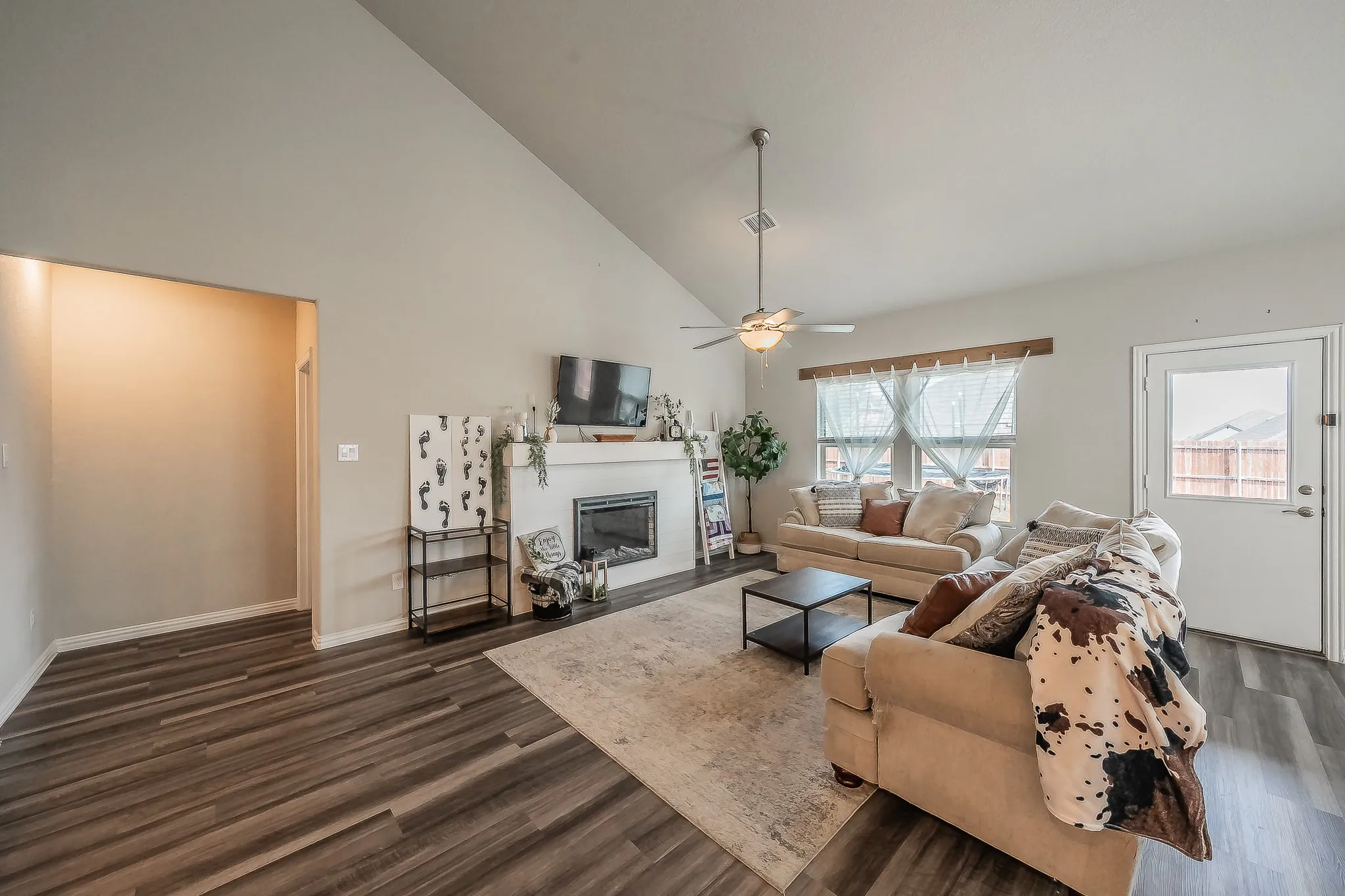 Single Family Residence For Sale in Tarrant County , 2132 Sun Star Drive, Haslet, Texas 76052, 5 Bedroom, 3 Bathroom, 2 Garage spaces, 3,060 Sqft, built in 2021, mls#21385656, Real Estate Agent in Haslet, Homes For Sale in Tarrant county, Homes For Sale in Haslet, Realtor in Haslet Texas, Real Estate Brokerage Independent Realty Texas, Luminita Cordes Realtor