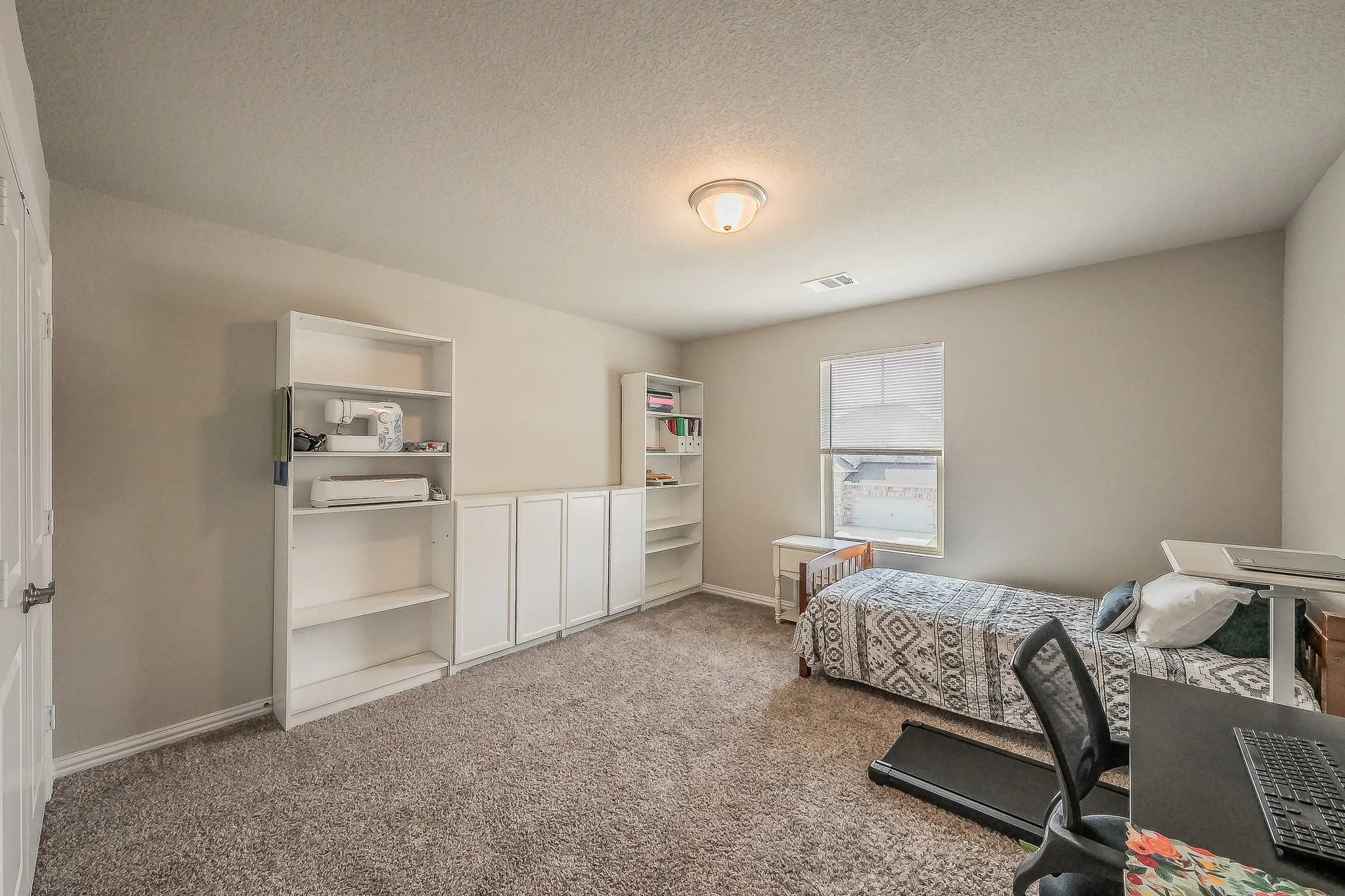 Single Family Residence For Sale in Tarrant County , 2132 Sun Star Drive, Haslet, Texas 76052, 5 Bedroom, 3 Bathroom, 2 Garage spaces, 3,060 Sqft, built in 2021, mls#21385656, Real Estate Agent in Haslet, Homes For Sale in Tarrant county, Homes For Sale in Haslet, Realtor in Haslet Texas, Real Estate Brokerage Independent Realty Texas, Luminita Cordes Realtor