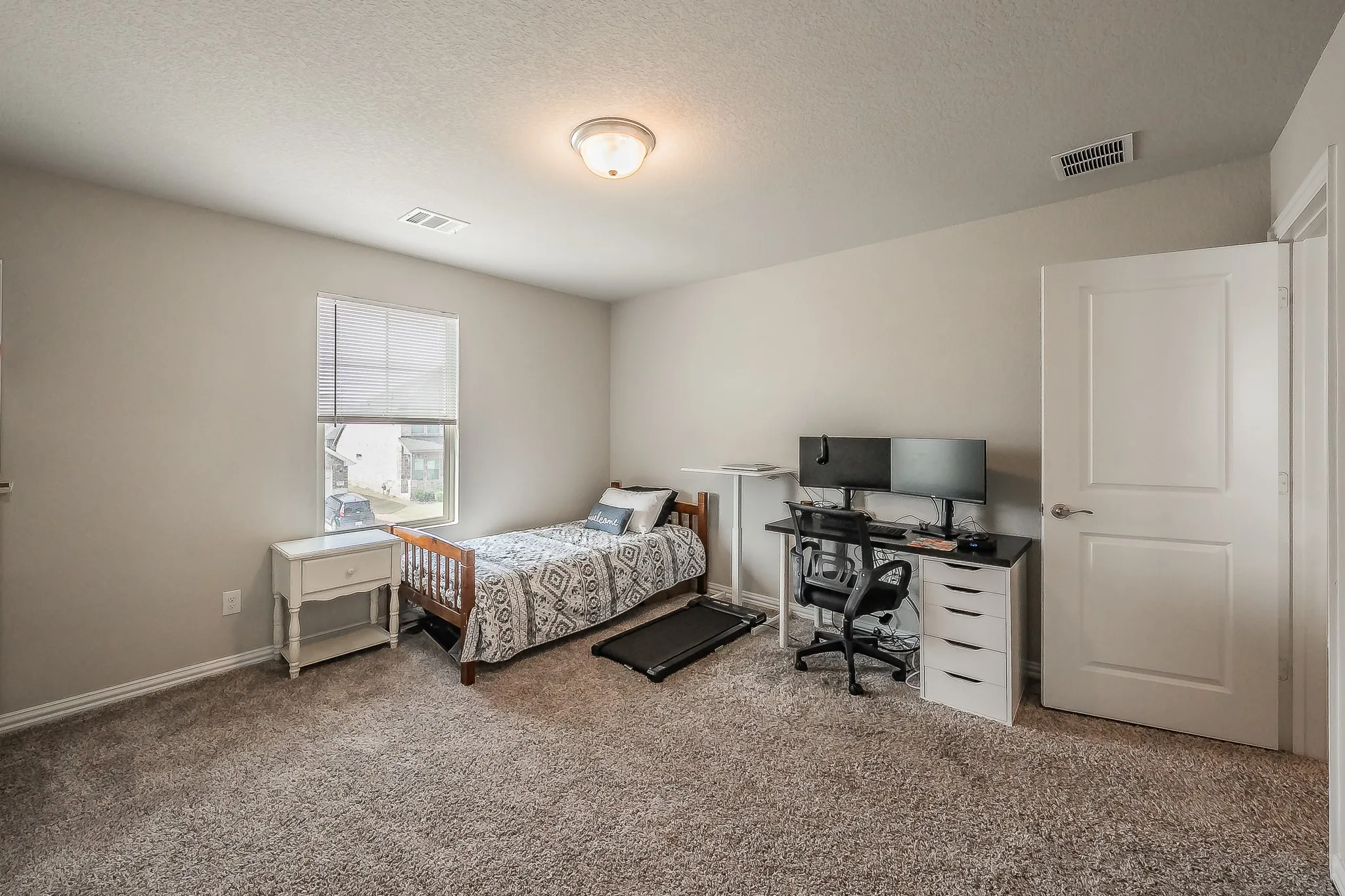 Single Family Residence For Sale in Tarrant County , 2132 Sun Star Drive, Haslet, Texas 76052, 5 Bedroom, 3 Bathroom, 2 Garage spaces, 3,060 Sqft, built in 2021, mls#21385656, Real Estate Agent in Haslet, Homes For Sale in Tarrant county, Homes For Sale in Haslet, Realtor in Haslet Texas, Real Estate Brokerage Independent Realty Texas, Luminita Cordes Realtor