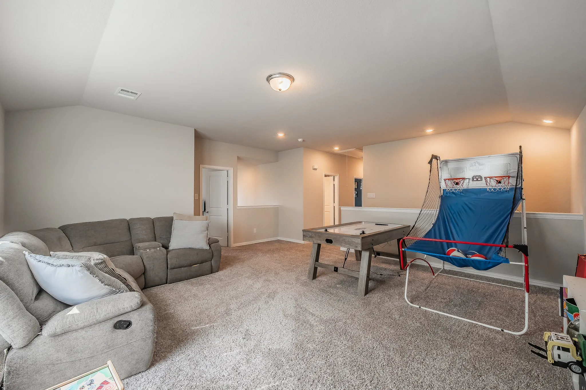 Single Family Residence For Sale in Tarrant County , 2132 Sun Star Drive, Haslet, Texas 76052, 5 Bedroom, 3 Bathroom, 2 Garage spaces, 3,060 Sqft, built in 2021, mls#21385656, Real Estate Agent in Haslet, Homes For Sale in Tarrant county, Homes For Sale in Haslet, Realtor in Haslet Texas, Real Estate Brokerage Independent Realty Texas, Luminita Cordes Realtor