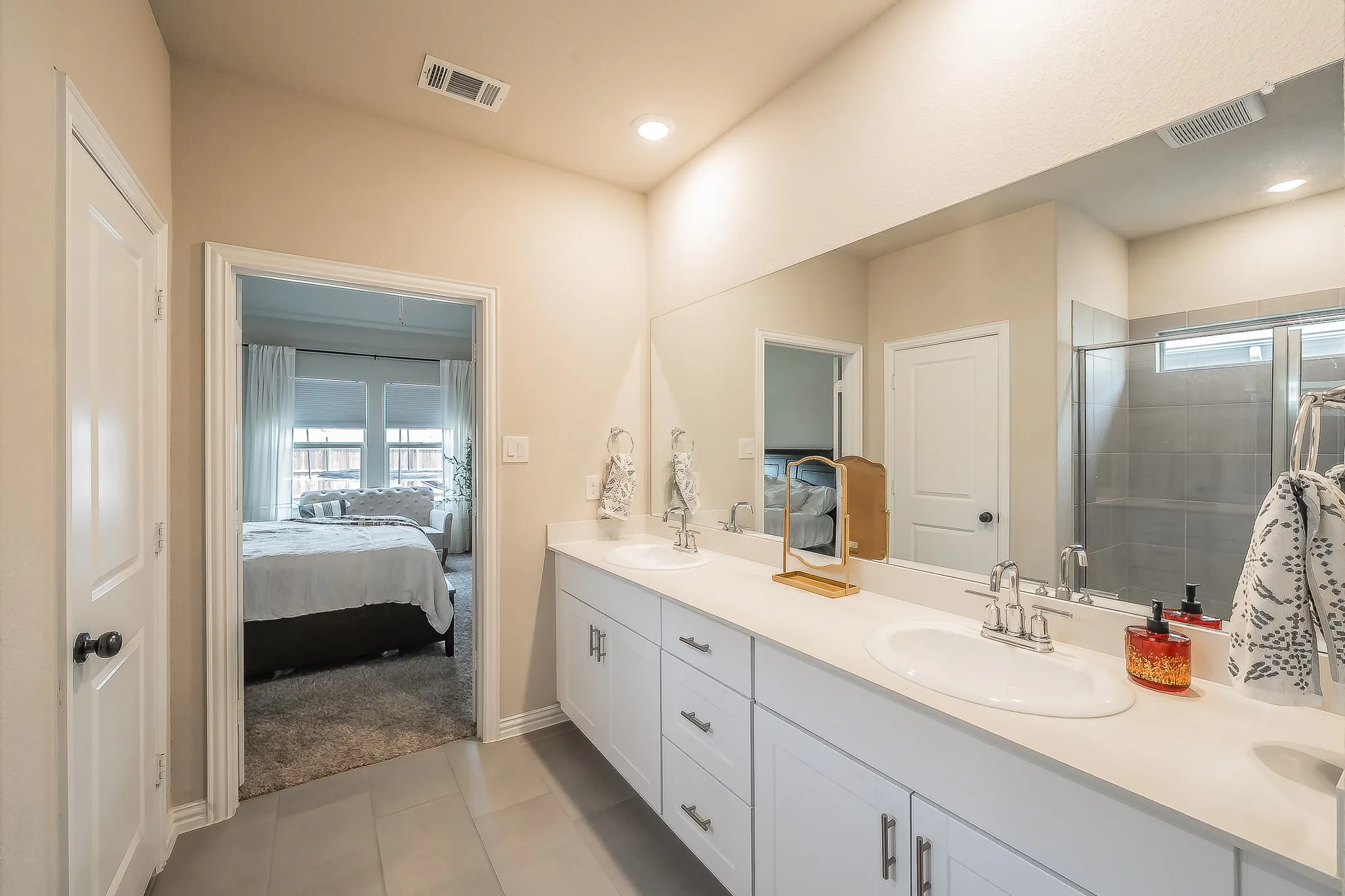 Single Family Residence For Sale in Tarrant County , 2132 Sun Star Drive, Haslet, Texas 76052, 5 Bedroom, 3 Bathroom, 2 Garage spaces, 3,060 Sqft, built in 2021, mls#21385656, Real Estate Agent in Haslet, Homes For Sale in Tarrant county, Homes For Sale in Haslet, Realtor in Haslet Texas, Real Estate Brokerage Independent Realty Texas, Luminita Cordes Realtor