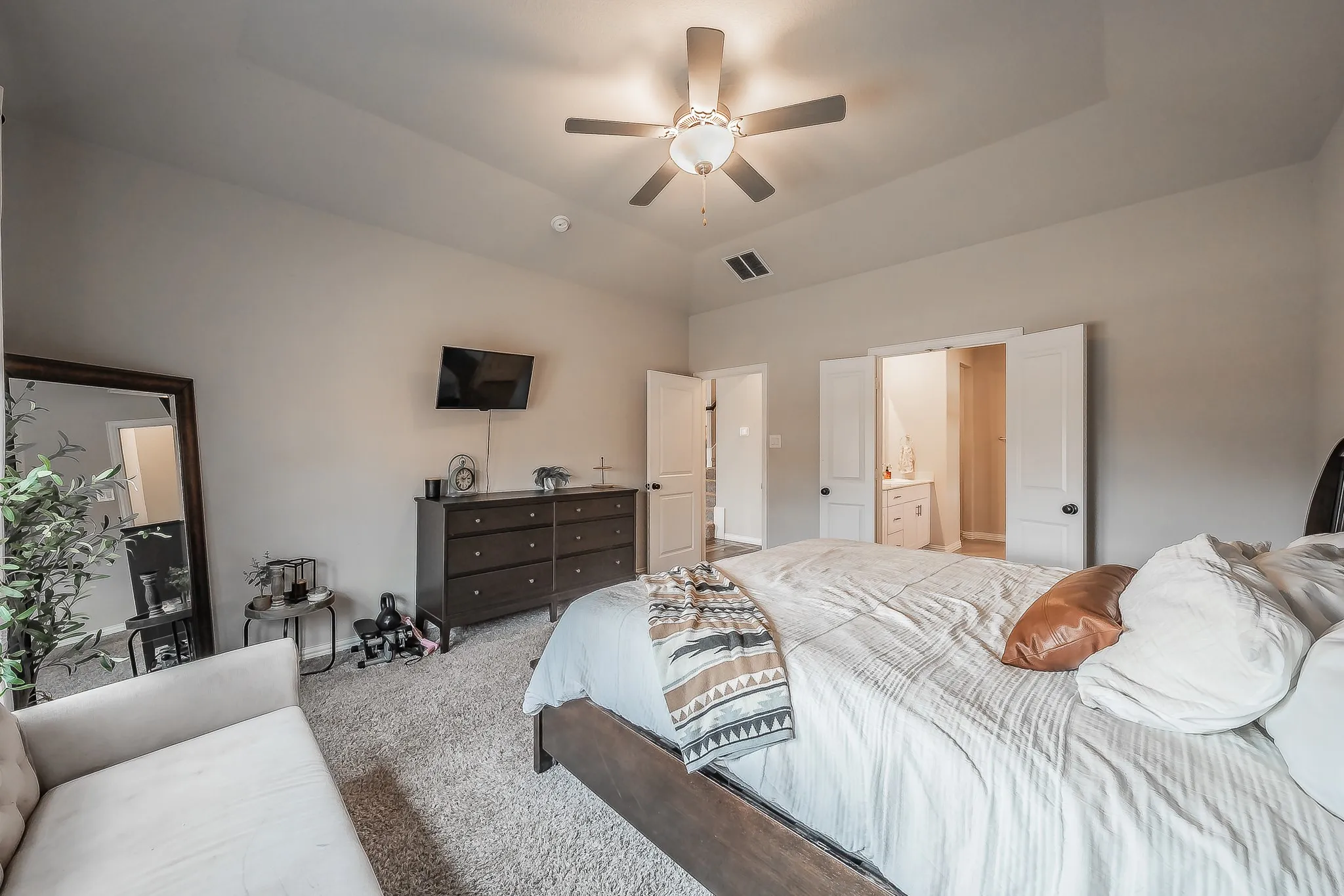 Single Family Residence For Sale in Tarrant County , 2132 Sun Star Drive, Haslet, Texas 76052, 5 Bedroom, 3 Bathroom, 2 Garage spaces, 3,060 Sqft, built in 2021, mls#21385656, Real Estate Agent in Haslet, Homes For Sale in Tarrant county, Homes For Sale in Haslet, Realtor in Haslet Texas, Real Estate Brokerage Independent Realty Texas, Luminita Cordes Realtor