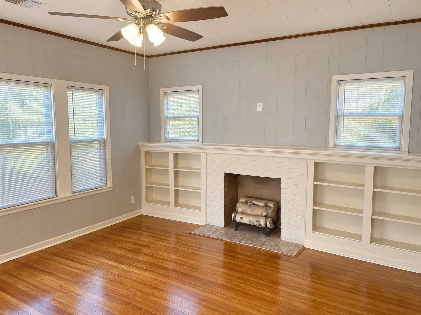 Single Family Residence For Rent in Taylor County , 349 Jeanette Street, Abilene, Texas 79602, 2 Bedroom, 1 Bathroom, Garage spaces, 1,116 Sqft, built in 1921, mls#21394244, Real Estate Agent in Abilene, Homes For Rent in Taylor county, Homes For Rent in Abilene, Realtor in Abilene Texas, Real Estate Brokerage Independent Realty Texas, Luminita Cordes Realtor