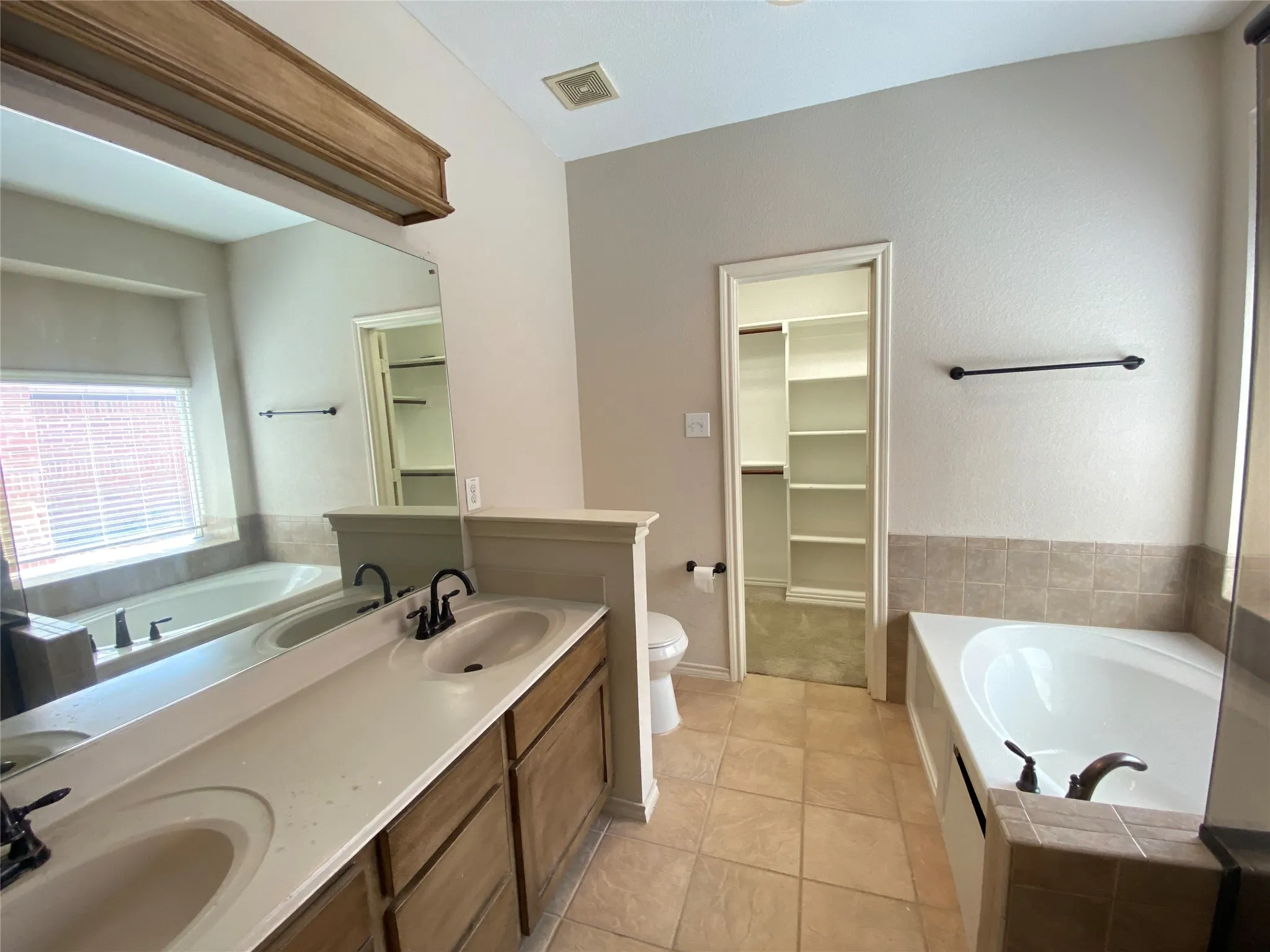 Single Family Residence For Rent in Dallas County , 8307 Timberbrook Lane, Dallas, Texas 75249, 3 Bedroom, 3 Bathroom, 2 Garage spaces, 1,629 Sqft, built in 2009, mls#21394119, Real Estate Agent in Dallas, Homes For Rent in Dallas county, Homes For Rent in Dallas, Realtor in Dallas Texas, Real Estate Brokerage Independent Realty Texas, Luminita Cordes Realtor