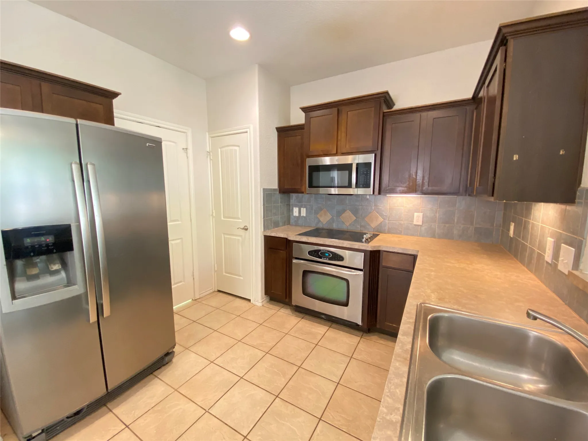 Single Family Residence For Rent in Dallas County , 8307 Timberbrook Lane, Dallas, Texas 75249, 3 Bedroom, 3 Bathroom, 2 Garage spaces, 1,629 Sqft, built in 2009, mls#21394119, Real Estate Agent in Dallas, Homes For Rent in Dallas county, Homes For Rent in Dallas, Realtor in Dallas Texas, Real Estate Brokerage Independent Realty Texas, Luminita Cordes Realtor
