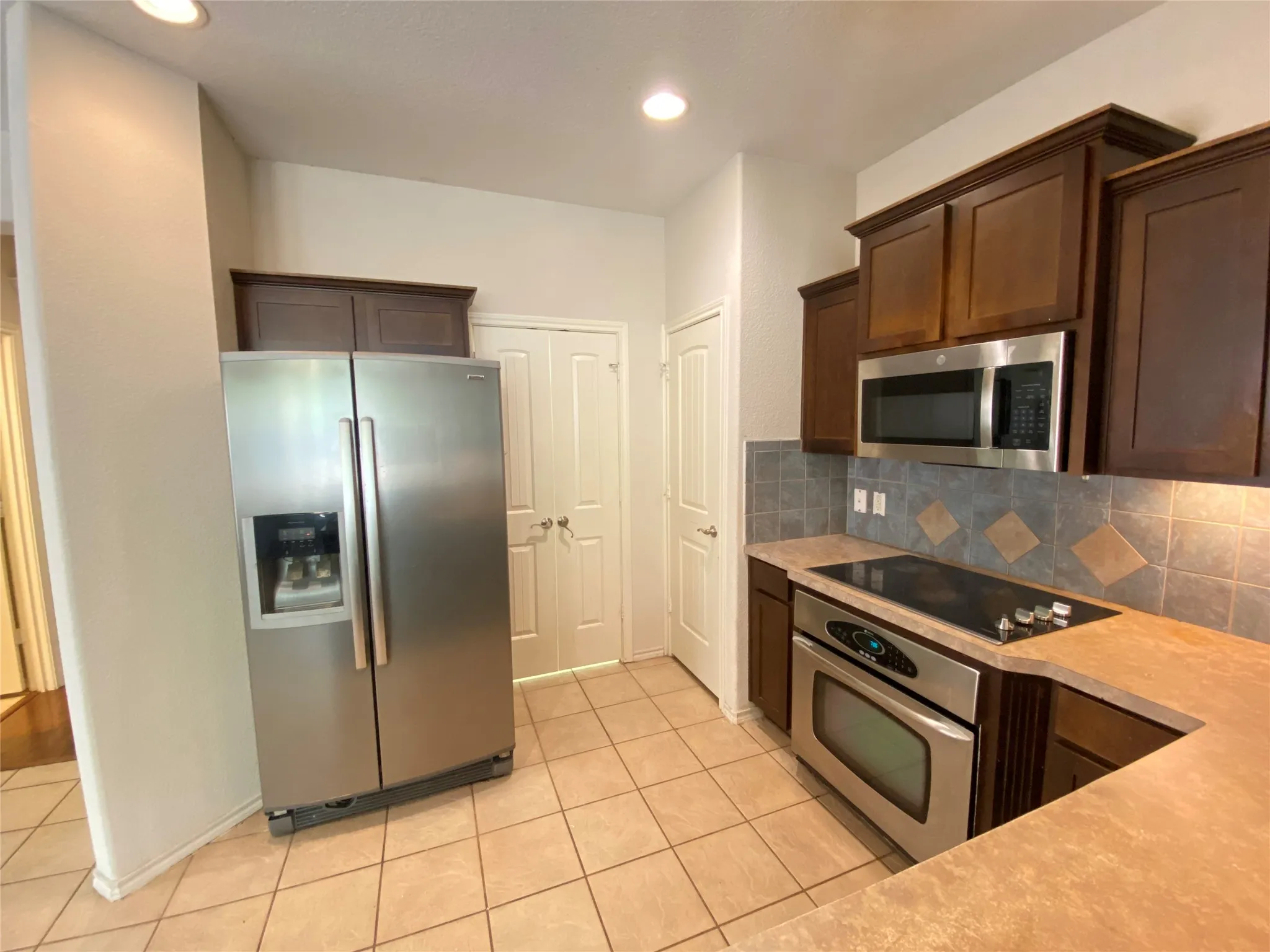 Single Family Residence For Rent in Dallas County , 8307 Timberbrook Lane, Dallas, Texas 75249, 3 Bedroom, 3 Bathroom, 2 Garage spaces, 1,629 Sqft, built in 2009, mls#21394119, Real Estate Agent in Dallas, Homes For Rent in Dallas county, Homes For Rent in Dallas, Realtor in Dallas Texas, Real Estate Brokerage Independent Realty Texas, Luminita Cordes Realtor