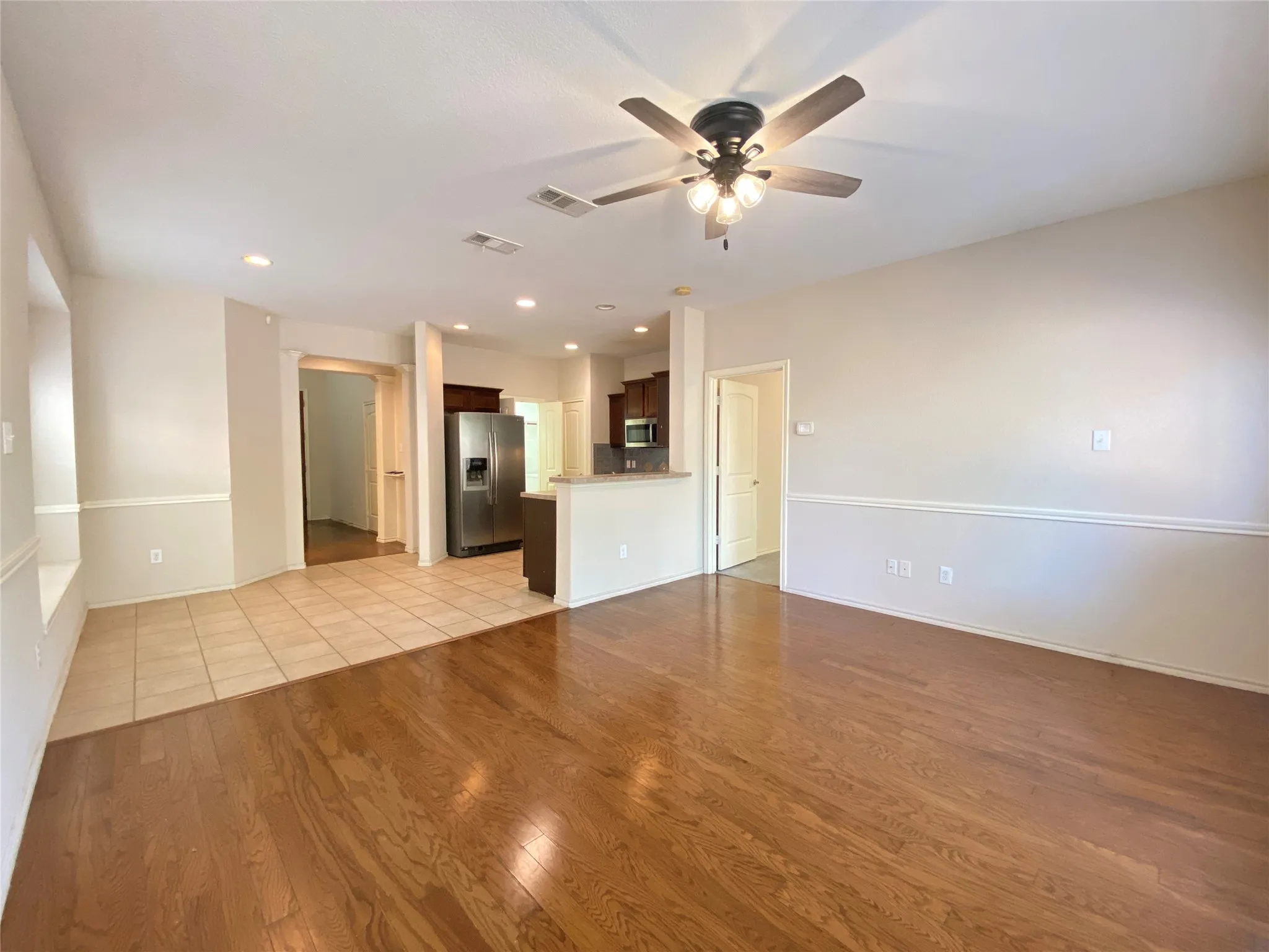 Single Family Residence For Rent in Dallas County , 8307 Timberbrook Lane, Dallas, Texas 75249, 3 Bedroom, 3 Bathroom, 2 Garage spaces, 1,629 Sqft, built in 2009, mls#21394119, Real Estate Agent in Dallas, Homes For Rent in Dallas county, Homes For Rent in Dallas, Realtor in Dallas Texas, Real Estate Brokerage Independent Realty Texas, Luminita Cordes Realtor