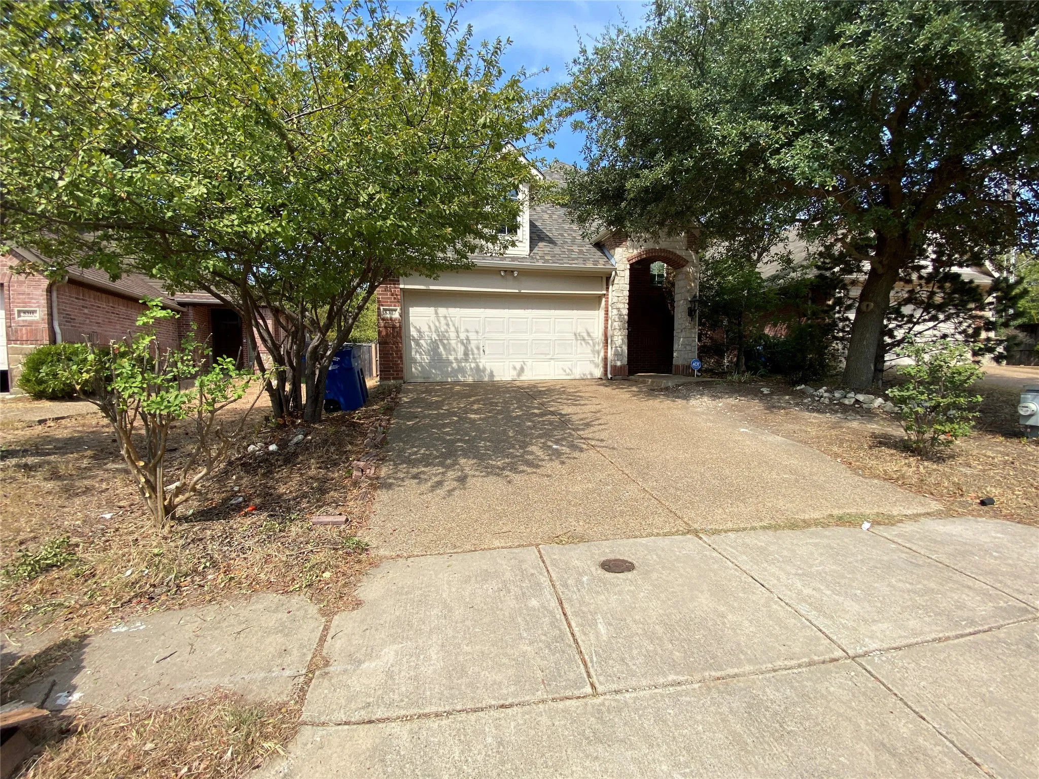 Single Family Residence For Rent in Dallas County , 8307 Timberbrook Lane, Dallas, Texas 75249, 3 Bedroom, 3 Bathroom, 2 Garage spaces, 1,629 Sqft, built in 2009, mls#21394119, Real Estate Agent in Dallas, Homes For Rent in Dallas county, Homes For Rent in Dallas, Realtor in Dallas Texas, Real Estate Brokerage Independent Realty Texas, Luminita Cordes Realtor