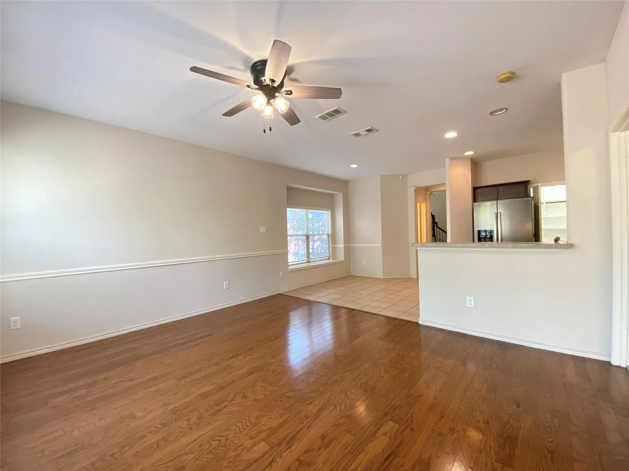 Single Family Residence For Rent in Dallas County , 8307 Timberbrook Lane, Dallas, Texas 75249, 3 Bedroom, 3 Bathroom, 2 Garage spaces, 1,629 Sqft, built in 2009, mls#21394119, Real Estate Agent in Dallas, Homes For Rent in Dallas county, Homes For Rent in Dallas, Realtor in Dallas Texas, Real Estate Brokerage Independent Realty Texas, Luminita Cordes Realtor