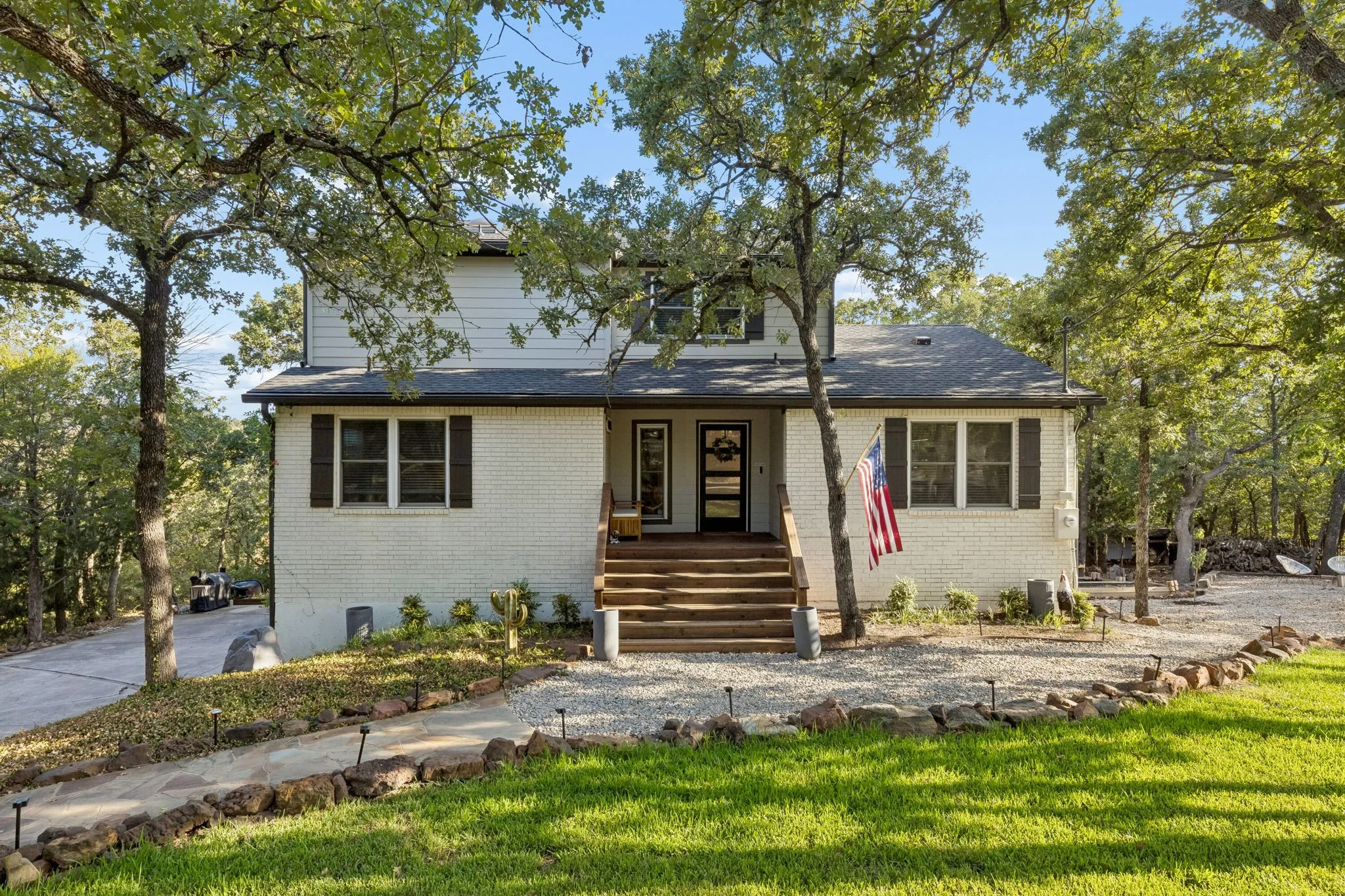 Single Family Residence For Sale in Denton County , 3309 Rolling Hill, Flower Mound, Texas 75022, 4 Bedroom, 3 Bathroom, 2 Garage spaces, 2,729 Sqft, built in 1985, mls#21393520, Real Estate Agent in Flower Mound, Homes For Sale in Denton county, Homes For Sale in Flower Mound, Realtor in Flower Mound Texas, Real Estate Brokerage Independent Realty Texas, Luminita Cordes Realtor