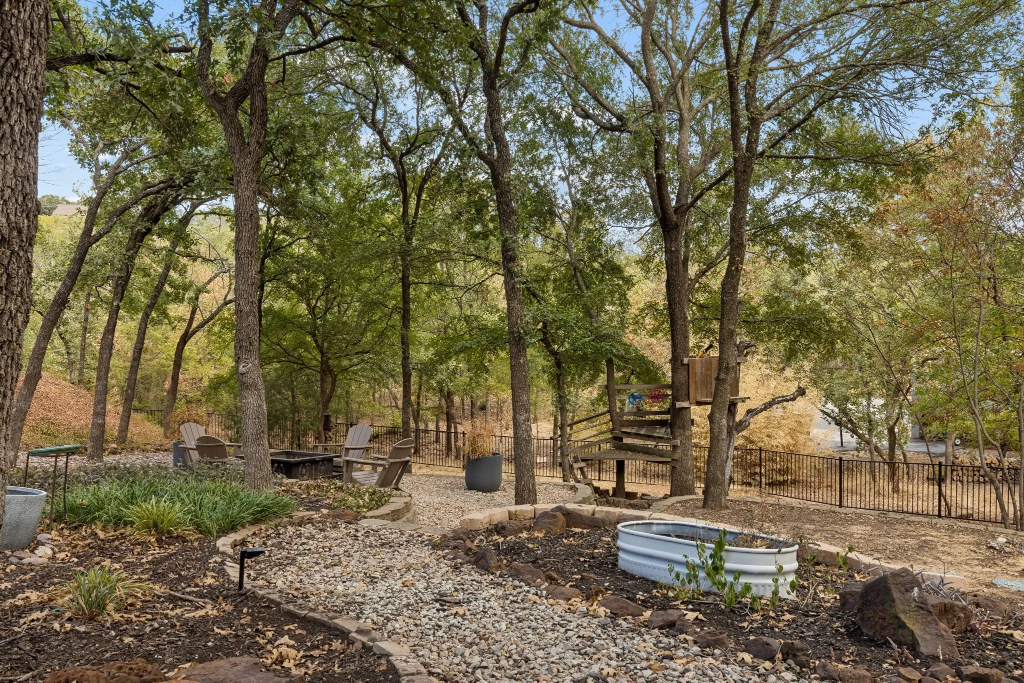 Single Family Residence For Sale in Denton County , 3309 Rolling Hill, Flower Mound, Texas 75022, 4 Bedroom, 3 Bathroom, 2 Garage spaces, 2,729 Sqft, built in 1985, mls#21393520, Real Estate Agent in Flower Mound, Homes For Sale in Denton county, Homes For Sale in Flower Mound, Realtor in Flower Mound Texas, Real Estate Brokerage Independent Realty Texas, Luminita Cordes Realtor