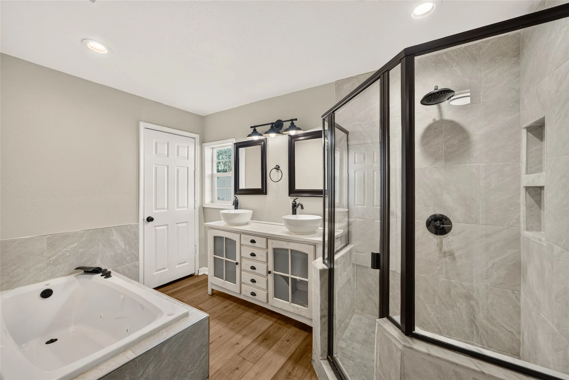 Single Family Residence For Sale in Rockwall County , 708 Sherman Street, Rockwall, Texas 75087, 3 Bedroom, 2 Bathroom, Garage spaces, 1,288 Sqft, built in 1974, mls#21393067, Real Estate Agent in Rockwall, Homes For Sale in Rockwall county, Homes For Sale in Rockwall, Realtor in Rockwall Texas, Real Estate Brokerage Independent Realty Texas, Luminita Cordes Realtor