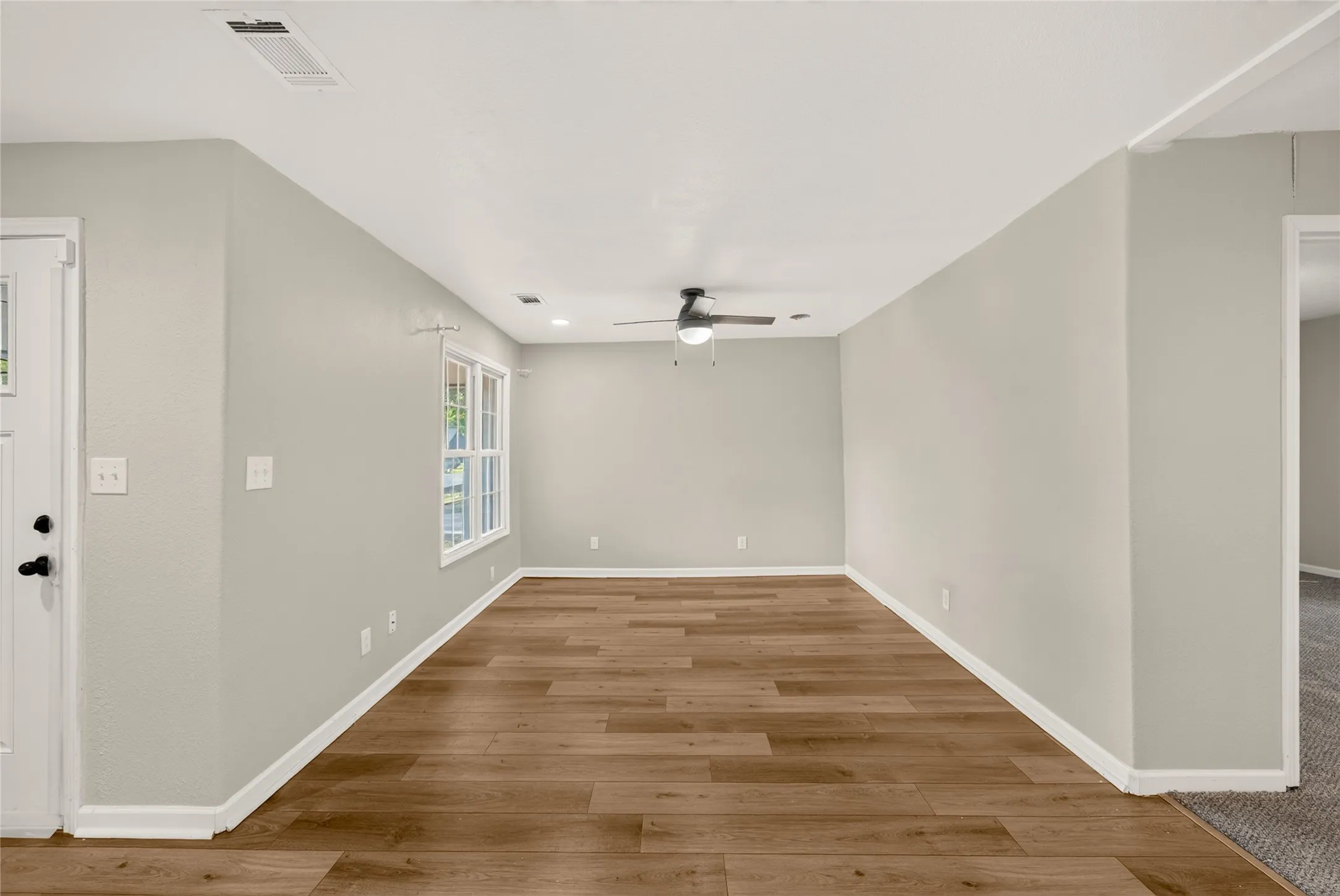 Single Family Residence For Sale in Rockwall County , 708 Sherman Street, Rockwall, Texas 75087, 3 Bedroom, 2 Bathroom, Garage spaces, 1,288 Sqft, built in 1974, mls#21393067, Real Estate Agent in Rockwall, Homes For Sale in Rockwall county, Homes For Sale in Rockwall, Realtor in Rockwall Texas, Real Estate Brokerage Independent Realty Texas, Luminita Cordes Realtor