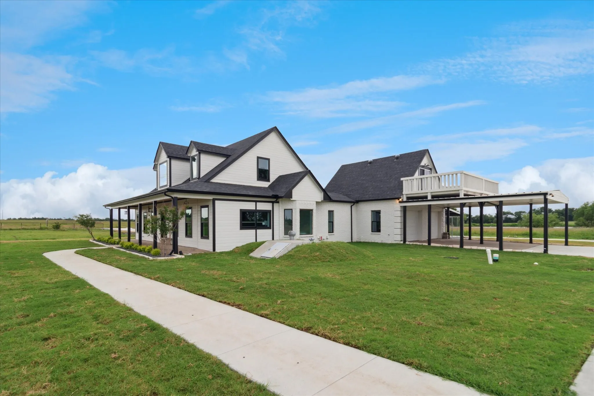 Single Family Residence For Rent in Grayson County , 669 Massey Road, Gunter, Texas 75058, 3 Bedroom, 3 Bathroom, 2 Garage spaces, 2,745 Sqft, built in 1997, mls#21391738, Real Estate Agent in Gunter, Homes For Rent in Grayson county, Homes For Rent in Gunter, Realtor in Gunter Texas, Real Estate Brokerage Independent Realty Texas, Luminita Cordes Realtor