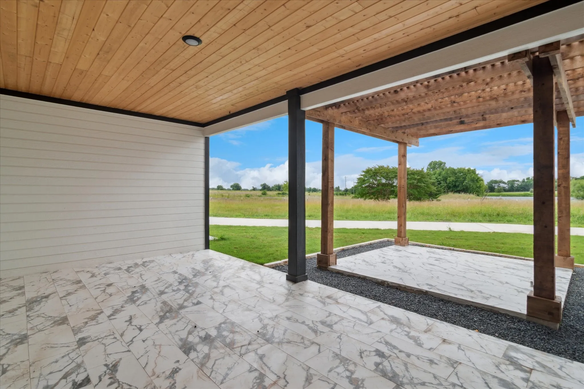 Single Family Residence For Rent in Grayson County , 669 Massey Road, Gunter, Texas 75058, 3 Bedroom, 3 Bathroom, 2 Garage spaces, 2,745 Sqft, built in 1997, mls#21391738, Real Estate Agent in Gunter, Homes For Rent in Grayson county, Homes For Rent in Gunter, Realtor in Gunter Texas, Real Estate Brokerage Independent Realty Texas, Luminita Cordes Realtor
