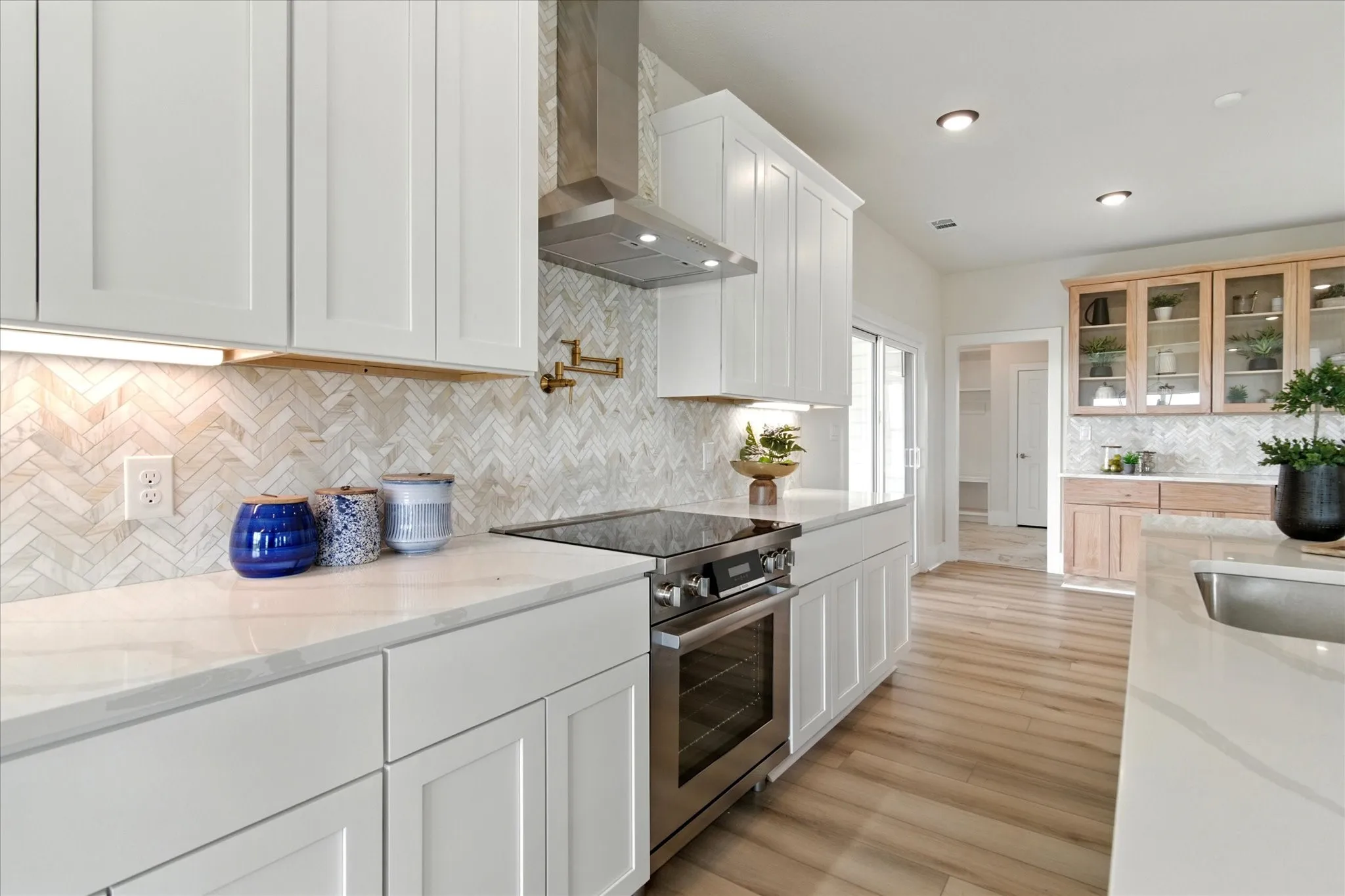 Single Family Residence For Rent in Grayson County , 669 Massey Road, Gunter, Texas 75058, 3 Bedroom, 3 Bathroom, 2 Garage spaces, 2,745 Sqft, built in 1997, mls#21391738, Real Estate Agent in Gunter, Homes For Rent in Grayson county, Homes For Rent in Gunter, Realtor in Gunter Texas, Real Estate Brokerage Independent Realty Texas, Luminita Cordes Realtor