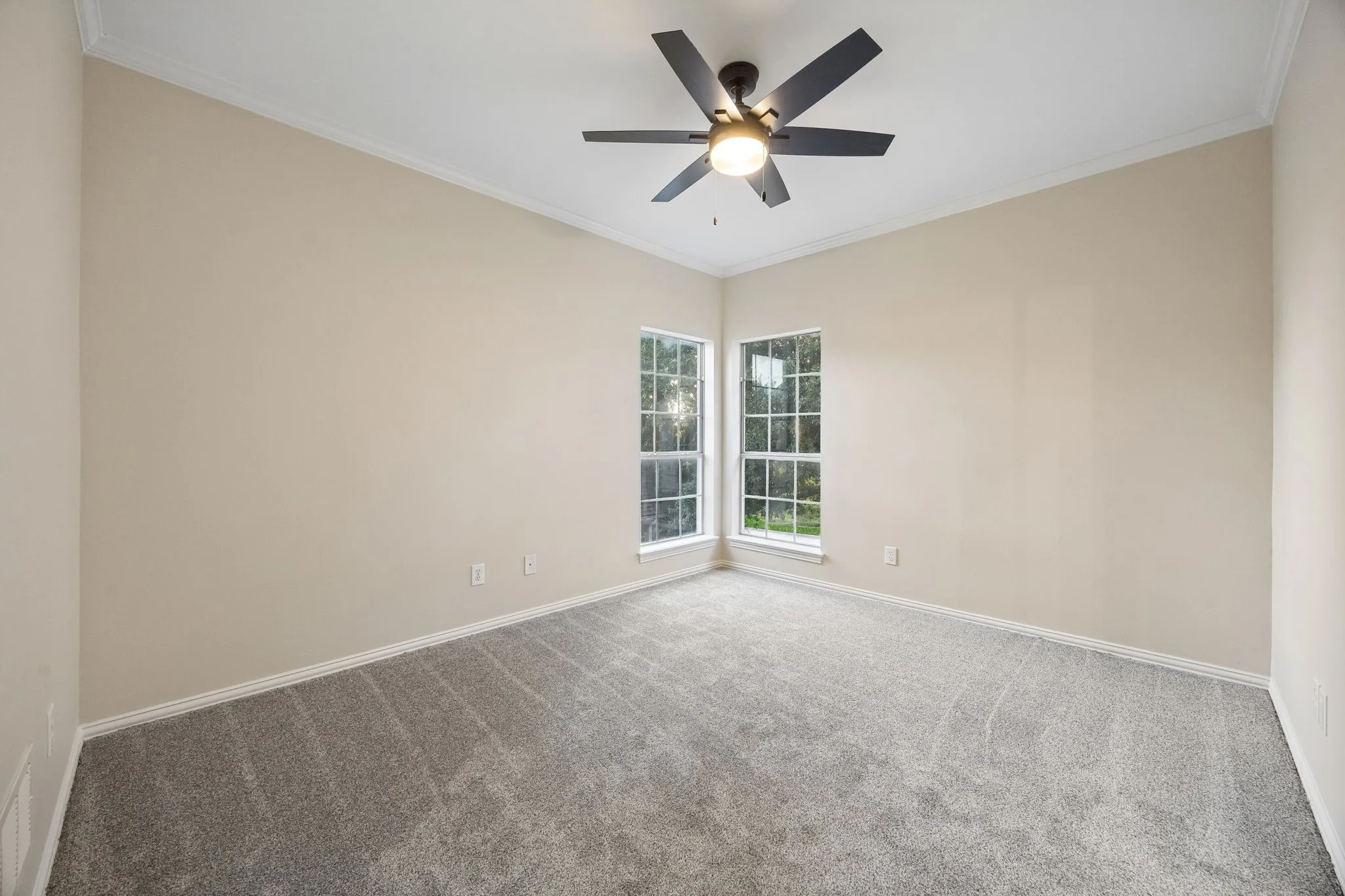 Single Family Residence For Sale in Denton County , 5512 Southern Hills Drive, Frisco, Texas 75034, 3 Bedroom, 3 Bathroom, 2 Garage spaces, 2,676 Sqft, built in 1992, mls#21394044, Real Estate Agent in Frisco, Homes For Sale in Denton county, Homes For Sale in Frisco, Realtor in Frisco Texas, Real Estate Brokerage Independent Realty Texas, Luminita Cordes Realtor