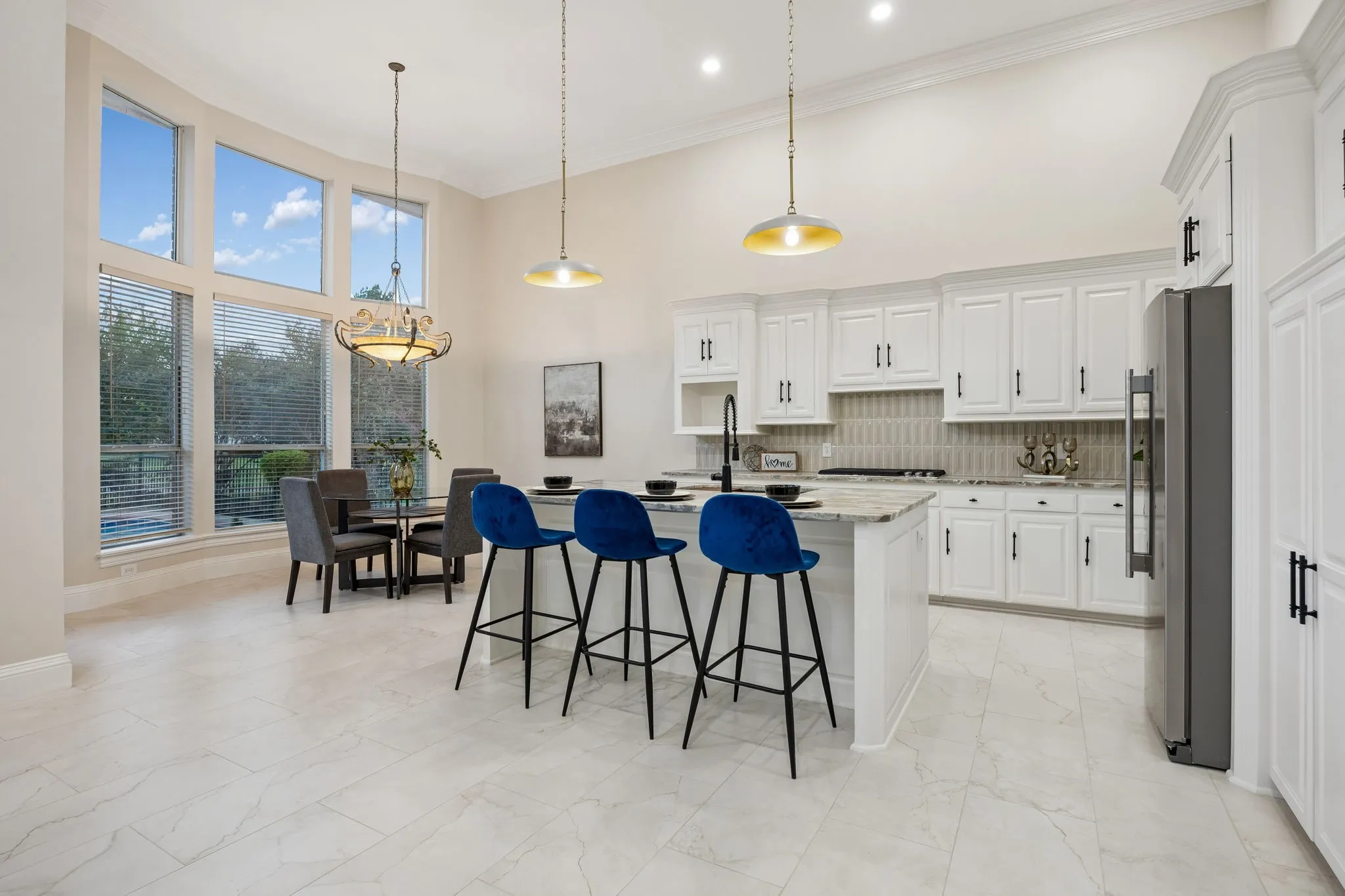 Single Family Residence For Sale in Denton County , 5512 Southern Hills Drive, Frisco, Texas 75034, 3 Bedroom, 3 Bathroom, 2 Garage spaces, 2,676 Sqft, built in 1992, mls#21394044, Real Estate Agent in Frisco, Homes For Sale in Denton county, Homes For Sale in Frisco, Realtor in Frisco Texas, Real Estate Brokerage Independent Realty Texas, Luminita Cordes Realtor