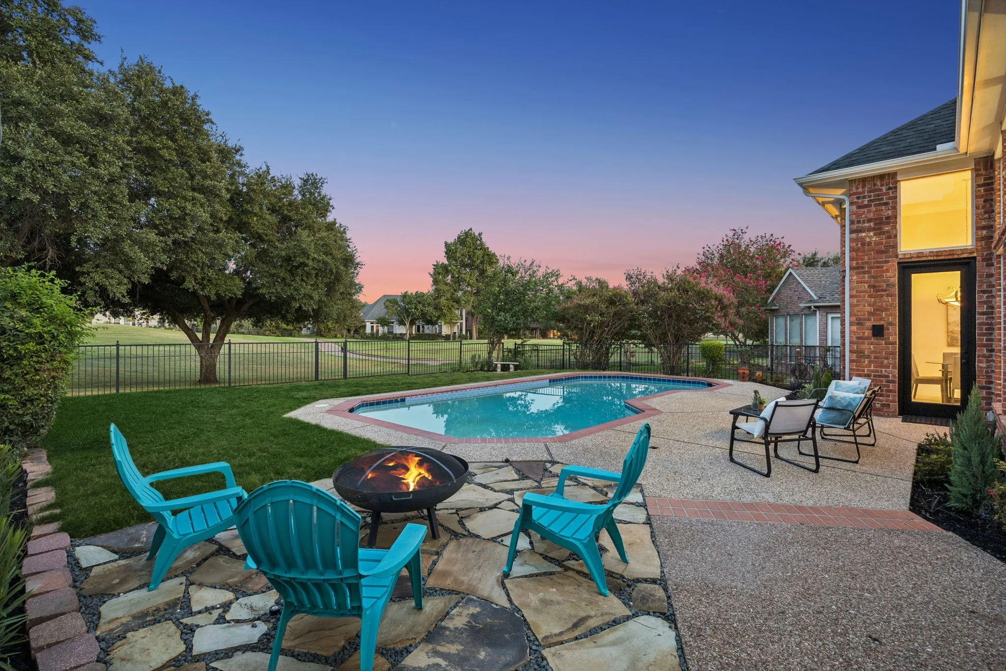 Single Family Residence For Sale in Denton County , 5512 Southern Hills Drive, Frisco, Texas 75034, 3 Bedroom, 3 Bathroom, 2 Garage spaces, 2,676 Sqft, built in 1992, mls#21394044, Real Estate Agent in Frisco, Homes For Sale in Denton county, Homes For Sale in Frisco, Realtor in Frisco Texas, Real Estate Brokerage Independent Realty Texas, Luminita Cordes Realtor