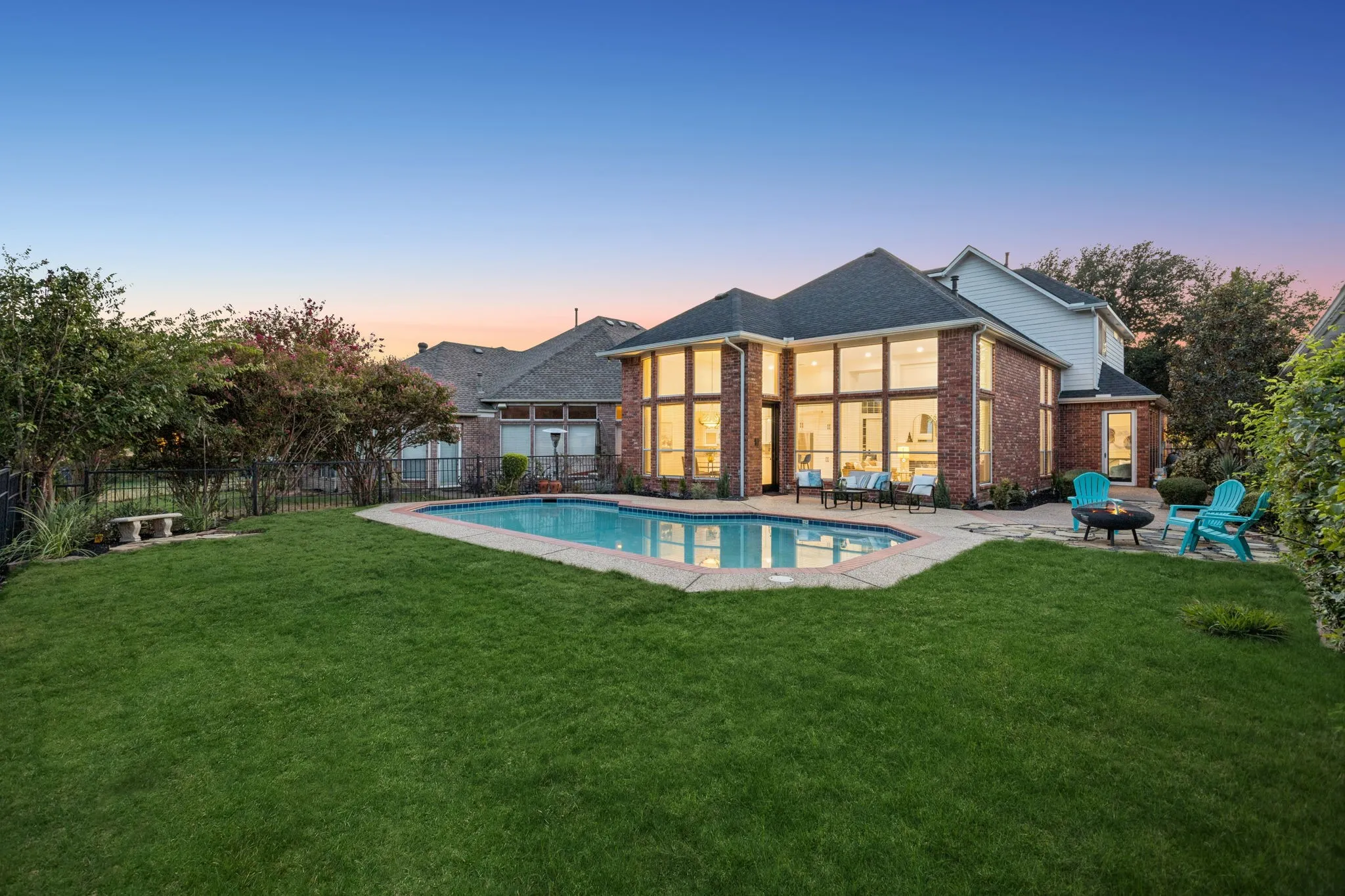 Single Family Residence For Sale in Denton County , 5512 Southern Hills Drive, Frisco, Texas 75034, 3 Bedroom, 3 Bathroom, 2 Garage spaces, 2,676 Sqft, built in 1992, mls#21394044, Real Estate Agent in Frisco, Homes For Sale in Denton county, Homes For Sale in Frisco, Realtor in Frisco Texas, Real Estate Brokerage Independent Realty Texas, Luminita Cordes Realtor