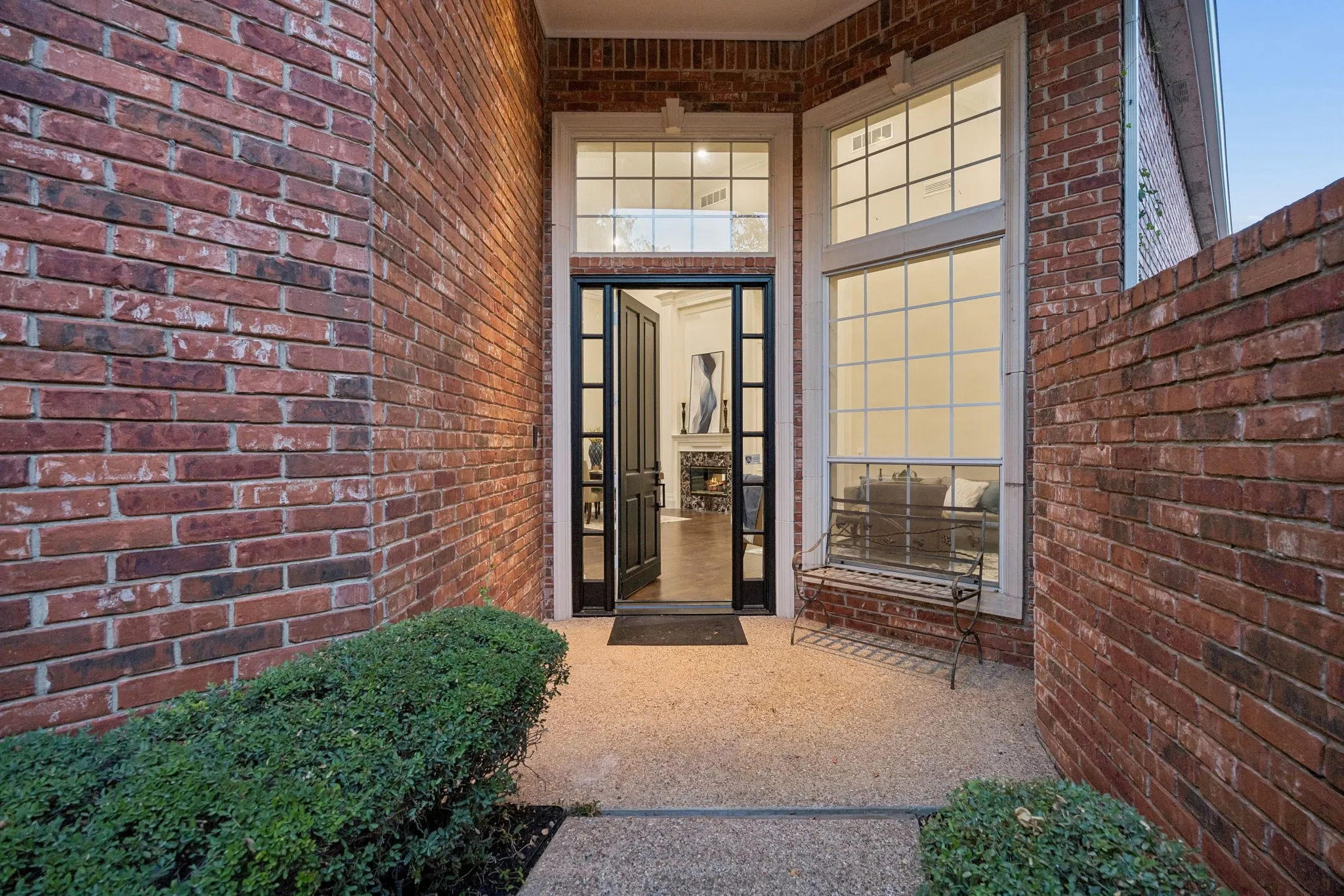 Single Family Residence For Sale in Denton County , 5512 Southern Hills Drive, Frisco, Texas 75034, 3 Bedroom, 3 Bathroom, 2 Garage spaces, 2,676 Sqft, built in 1992, mls#21394044, Real Estate Agent in Frisco, Homes For Sale in Denton county, Homes For Sale in Frisco, Realtor in Frisco Texas, Real Estate Brokerage Independent Realty Texas, Luminita Cordes Realtor