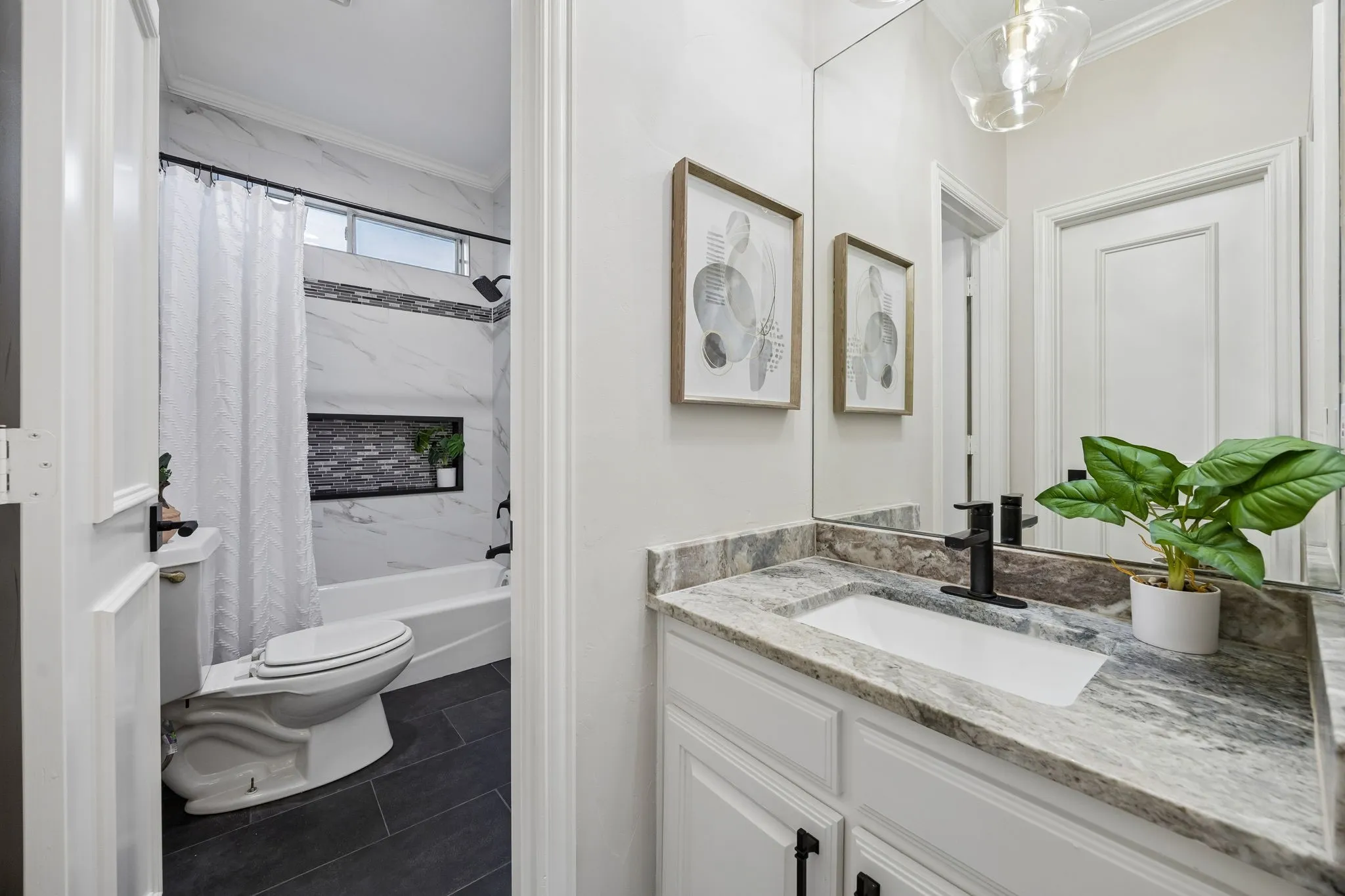 Single Family Residence For Sale in Denton County , 5512 Southern Hills Drive, Frisco, Texas 75034, 3 Bedroom, 3 Bathroom, 2 Garage spaces, 2,676 Sqft, built in 1992, mls#21394044, Real Estate Agent in Frisco, Homes For Sale in Denton county, Homes For Sale in Frisco, Realtor in Frisco Texas, Real Estate Brokerage Independent Realty Texas, Luminita Cordes Realtor