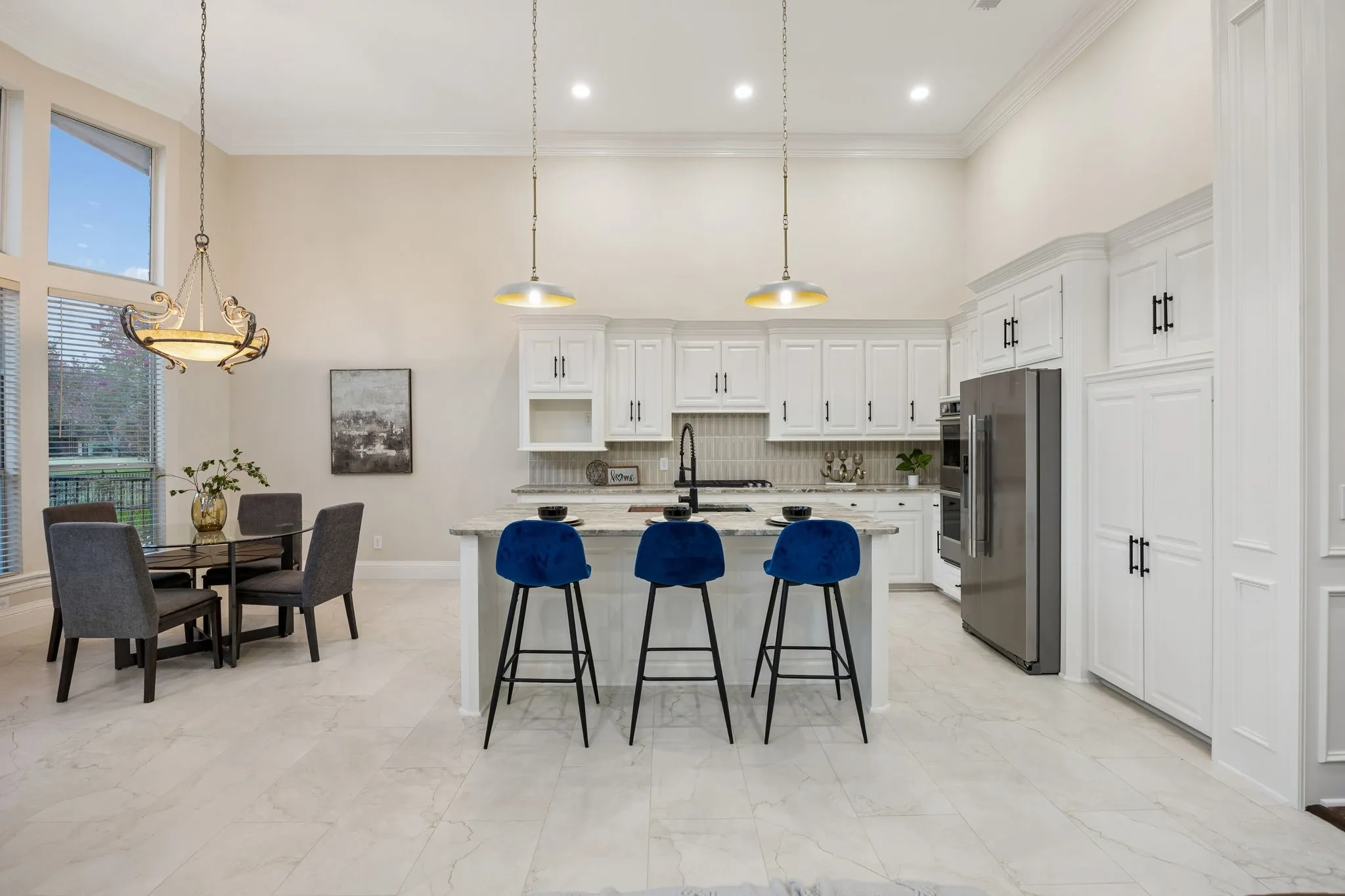 Single Family Residence For Sale in Denton County , 5512 Southern Hills Drive, Frisco, Texas 75034, 3 Bedroom, 3 Bathroom, 2 Garage spaces, 2,676 Sqft, built in 1992, mls#21394044, Real Estate Agent in Frisco, Homes For Sale in Denton county, Homes For Sale in Frisco, Realtor in Frisco Texas, Real Estate Brokerage Independent Realty Texas, Luminita Cordes Realtor