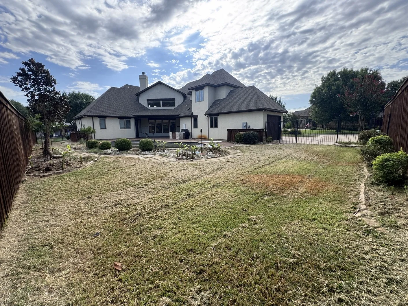 Single Family Residence For Sale in Tarrant County , 1401 Long And Winding Road, Mansfield, Texas 76063, 5 Bedroom, 4 Bathroom, 3 Garage spaces, 3,763 Sqft, built in 2007, mls#21393649, Real Estate Agent in Mansfield, Homes For Sale in Tarrant county, Homes For Sale in Mansfield, Realtor in Mansfield Texas, Real Estate Brokerage Independent Realty Texas, Luminita Cordes Realtor