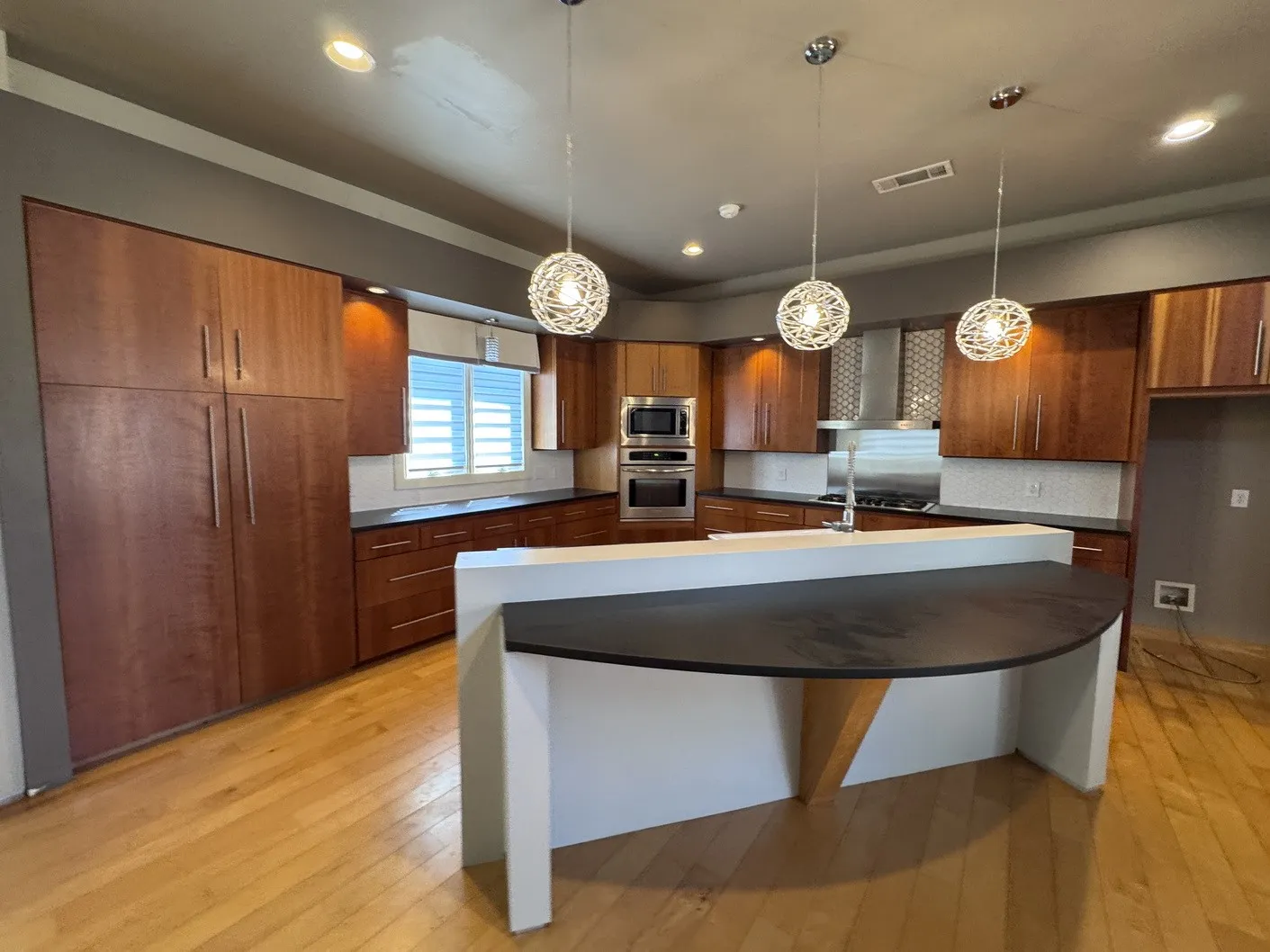 Single Family Residence For Sale in Tarrant County , 1401 Long And Winding Road, Mansfield, Texas 76063, 5 Bedroom, 4 Bathroom, 3 Garage spaces, 3,763 Sqft, built in 2007, mls#21393649, Real Estate Agent in Mansfield, Homes For Sale in Tarrant county, Homes For Sale in Mansfield, Realtor in Mansfield Texas, Real Estate Brokerage Independent Realty Texas, Luminita Cordes Realtor