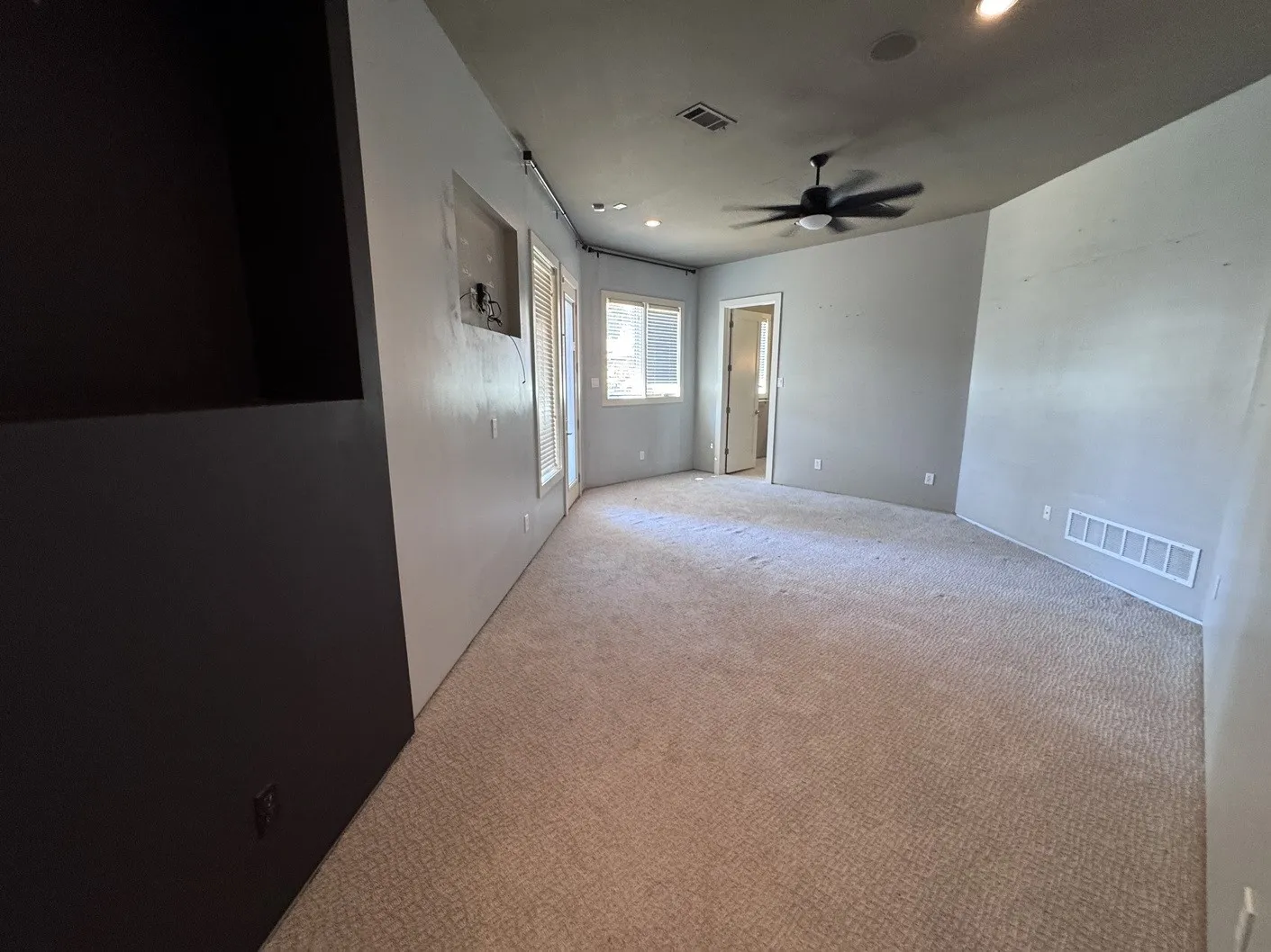 Single Family Residence For Sale in Tarrant County , 1401 Long And Winding Road, Mansfield, Texas 76063, 5 Bedroom, 4 Bathroom, 3 Garage spaces, 3,763 Sqft, built in 2007, mls#21393649, Real Estate Agent in Mansfield, Homes For Sale in Tarrant county, Homes For Sale in Mansfield, Realtor in Mansfield Texas, Real Estate Brokerage Independent Realty Texas, Luminita Cordes Realtor