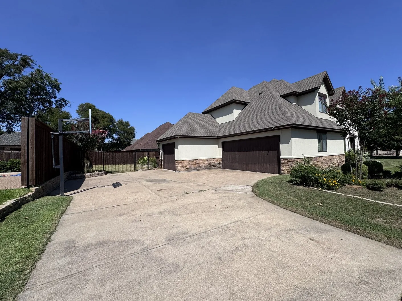 Single Family Residence For Sale in Tarrant County , 1401 Long And Winding Road, Mansfield, Texas 76063, 5 Bedroom, 4 Bathroom, 3 Garage spaces, 3,763 Sqft, built in 2007, mls#21393649, Real Estate Agent in Mansfield, Homes For Sale in Tarrant county, Homes For Sale in Mansfield, Realtor in Mansfield Texas, Real Estate Brokerage Independent Realty Texas, Luminita Cordes Realtor