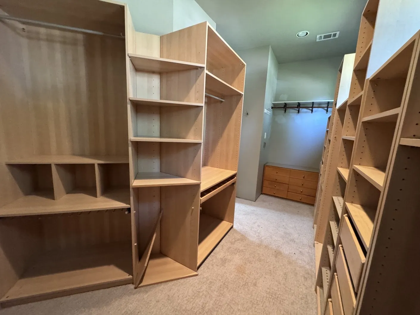 Single Family Residence For Sale in Tarrant County , 1401 Long And Winding Road, Mansfield, Texas 76063, 5 Bedroom, 4 Bathroom, 3 Garage spaces, 3,763 Sqft, built in 2007, mls#21393649, Real Estate Agent in Mansfield, Homes For Sale in Tarrant county, Homes For Sale in Mansfield, Realtor in Mansfield Texas, Real Estate Brokerage Independent Realty Texas, Luminita Cordes Realtor