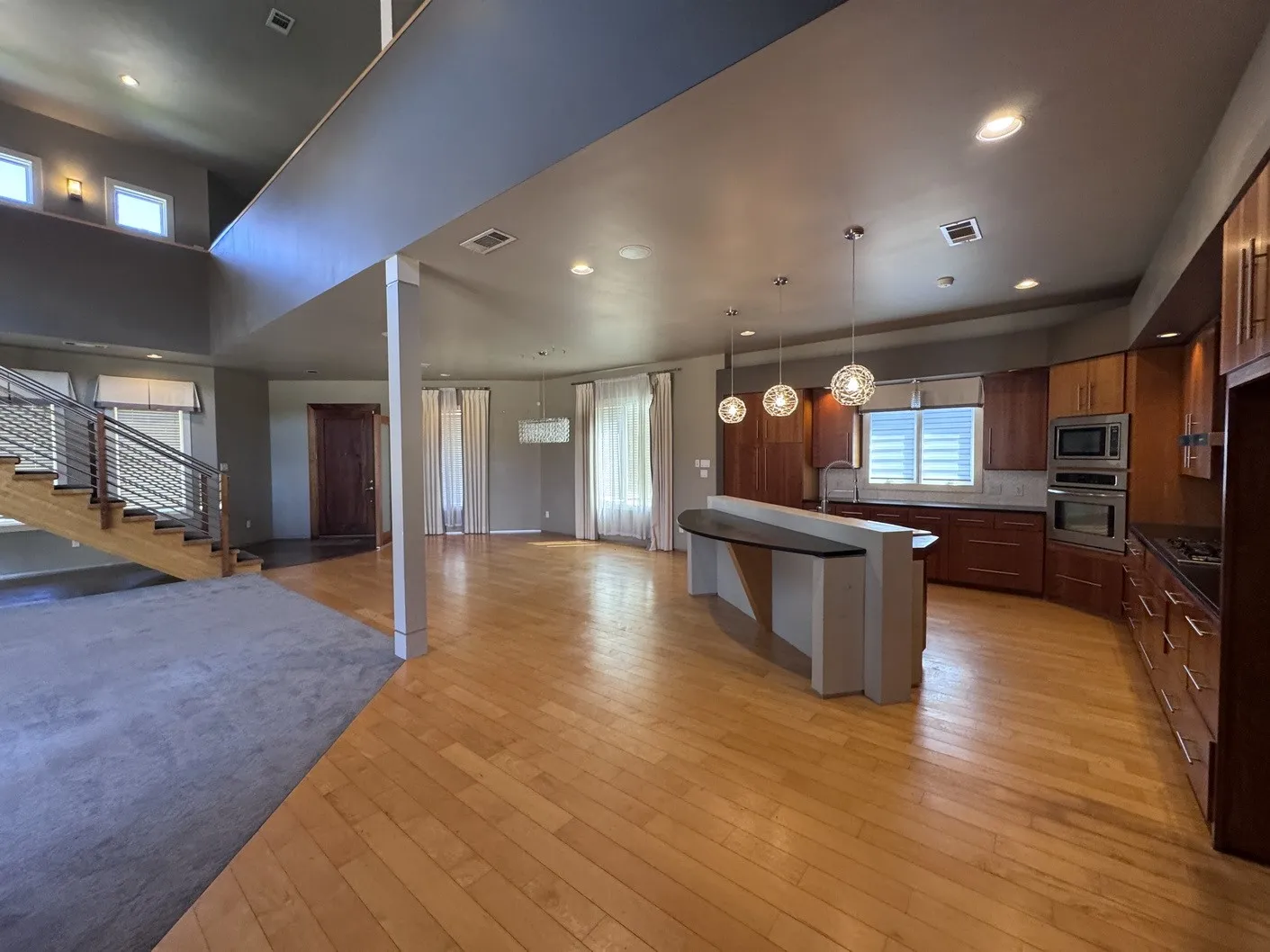 Single Family Residence For Sale in Tarrant County , 1401 Long And Winding Road, Mansfield, Texas 76063, 5 Bedroom, 4 Bathroom, 3 Garage spaces, 3,763 Sqft, built in 2007, mls#21393649, Real Estate Agent in Mansfield, Homes For Sale in Tarrant county, Homes For Sale in Mansfield, Realtor in Mansfield Texas, Real Estate Brokerage Independent Realty Texas, Luminita Cordes Realtor