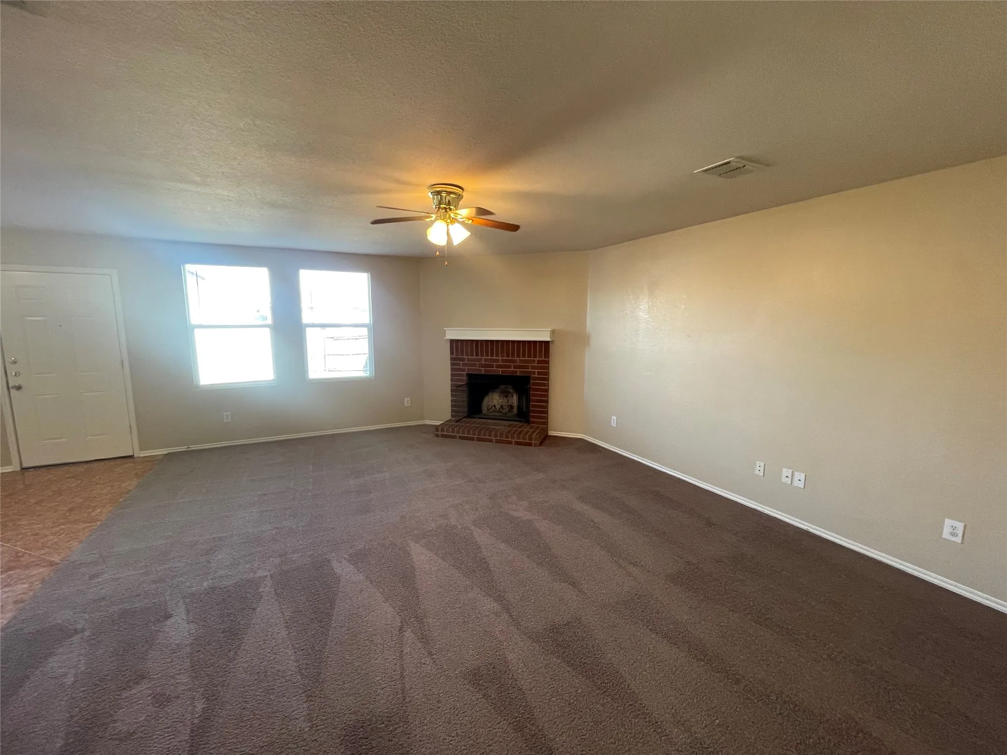 Single Family Residence For Rent in Dallas County , 1015 Graystone Drive, Lancaster, Texas 75134, 5 Bedroom, 3 Bathroom, 2 Garage spaces, 3,644 Sqft, built in 2006, mls#21394258, Real Estate Agent in Lancaster, Homes For Rent in Dallas county, Homes For Rent in Lancaster, Realtor in Lancaster Texas, Real Estate Brokerage Independent Realty Texas, Luminita Cordes Realtor